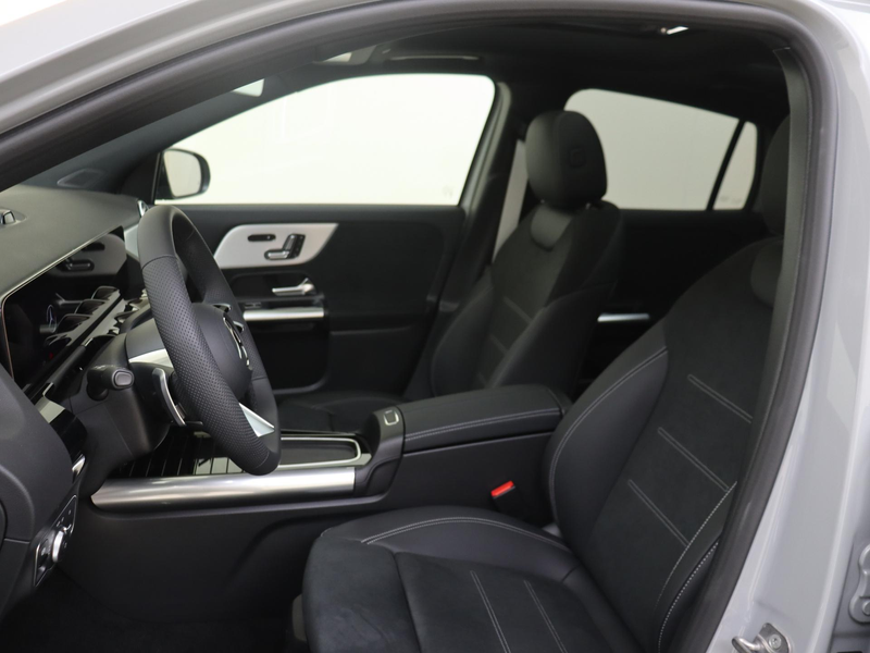 Mercedes-Benz GLA 250 e Business Solution AMG AMG Line Plus - Panoramada — photo 11