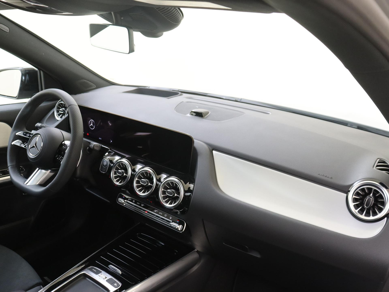 Mercedes-Benz GLA 250 e Business Solution AMG AMG Line Plus - Panoramada — photo 10
