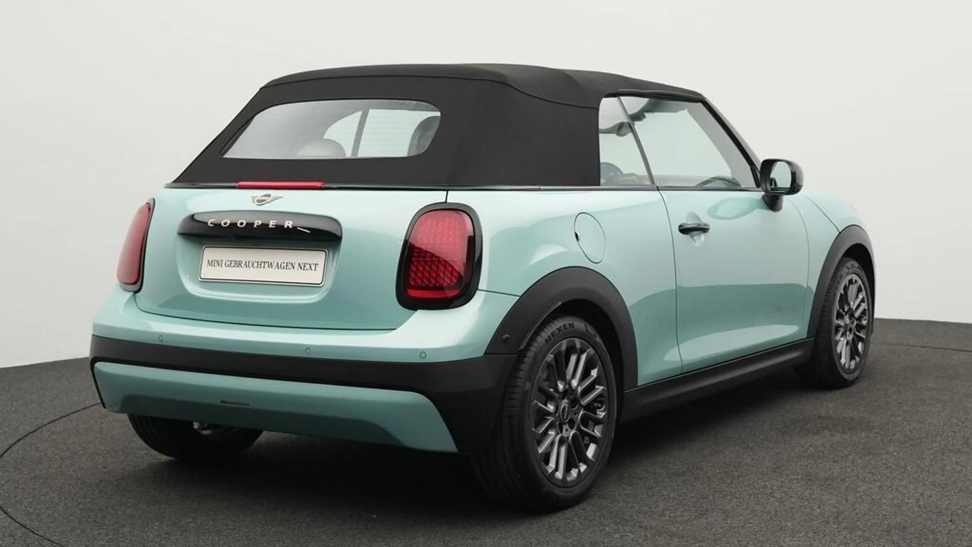 MINI Cooper C Cabrio Favoured Trim — photo 4