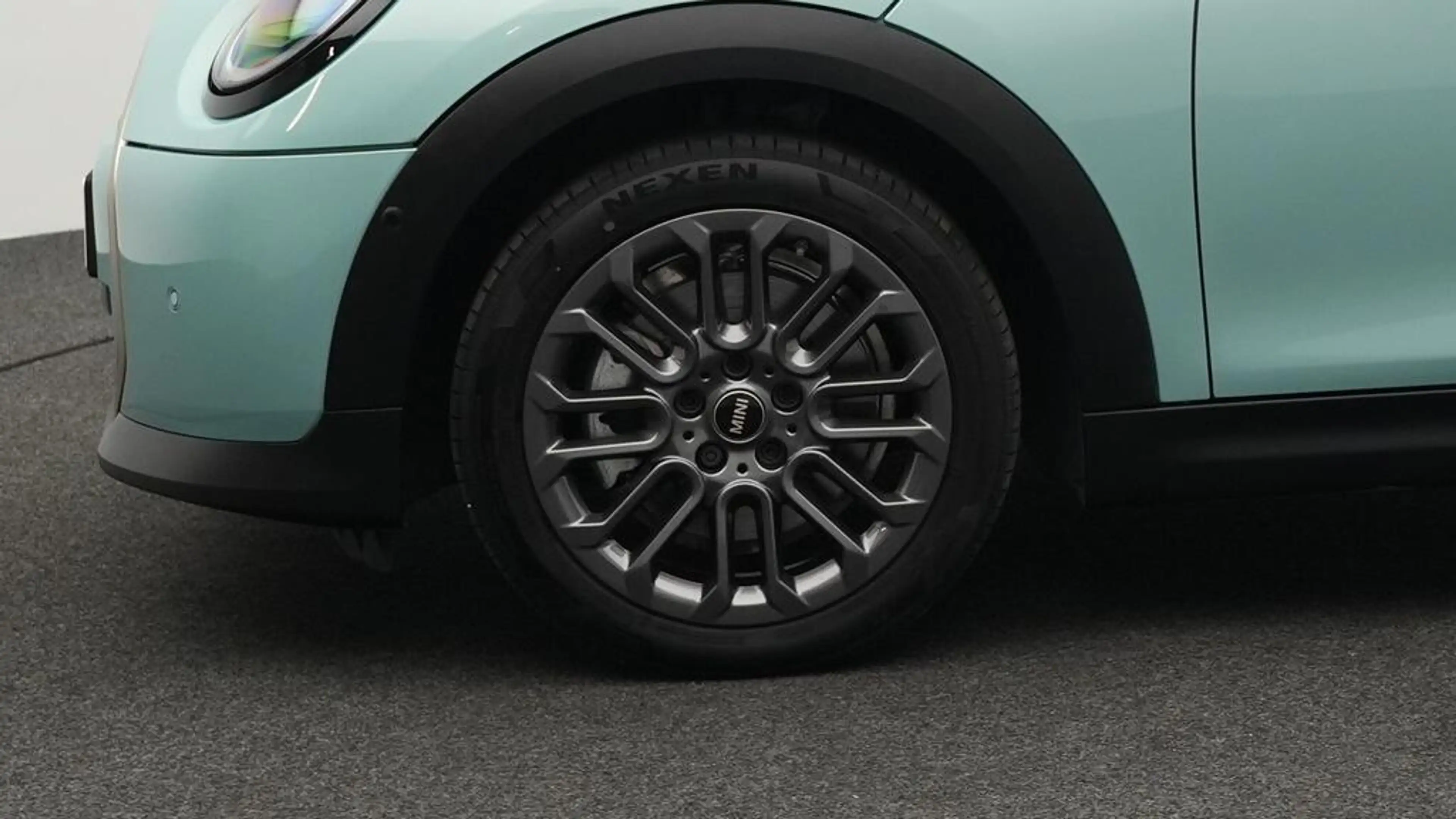 MINI Cooper C Cabrio Favoured Trim — photo 13