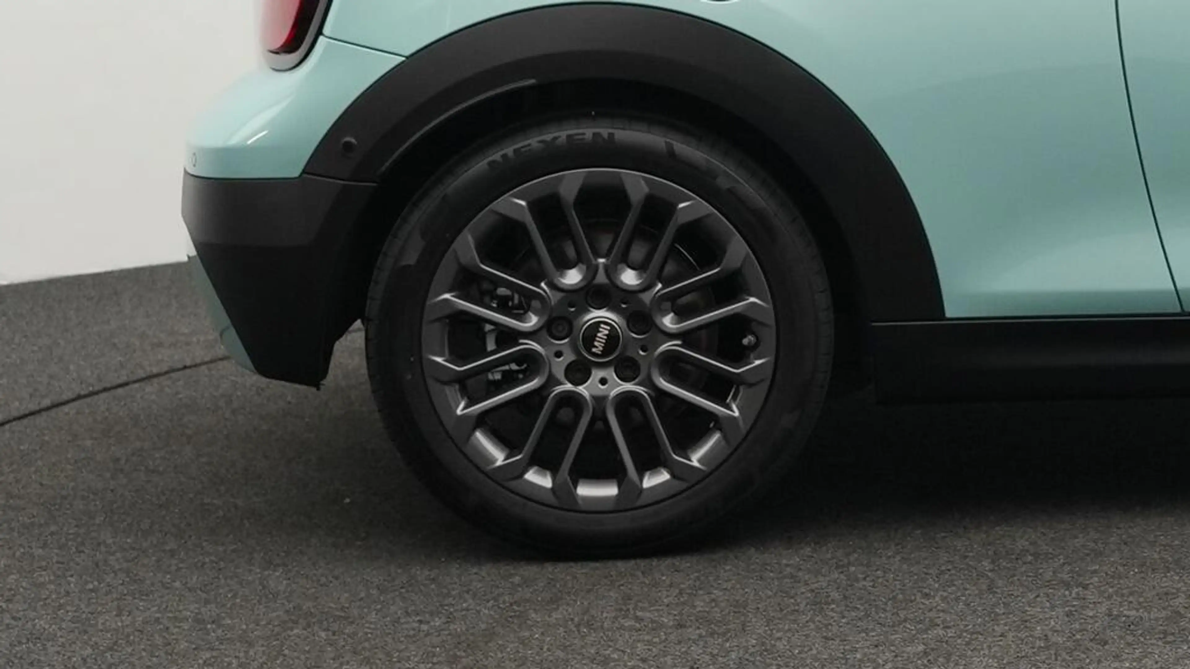 MINI Cooper C Cabrio Favoured Trim — photo 11