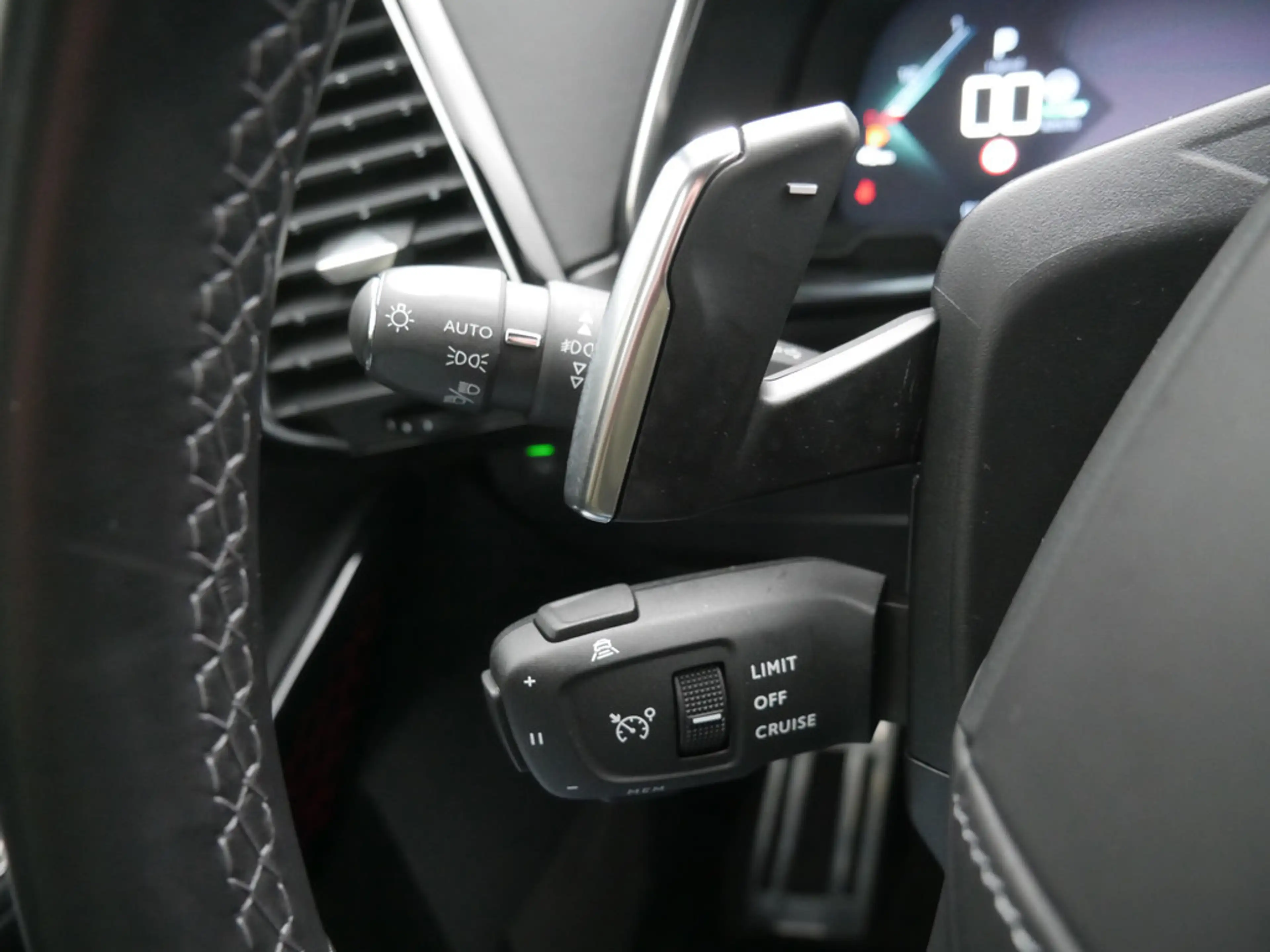 DS Automobiles DS 7 Crossback E-Tense Rivoli 4x4 SHZ ACC LED — photo 13