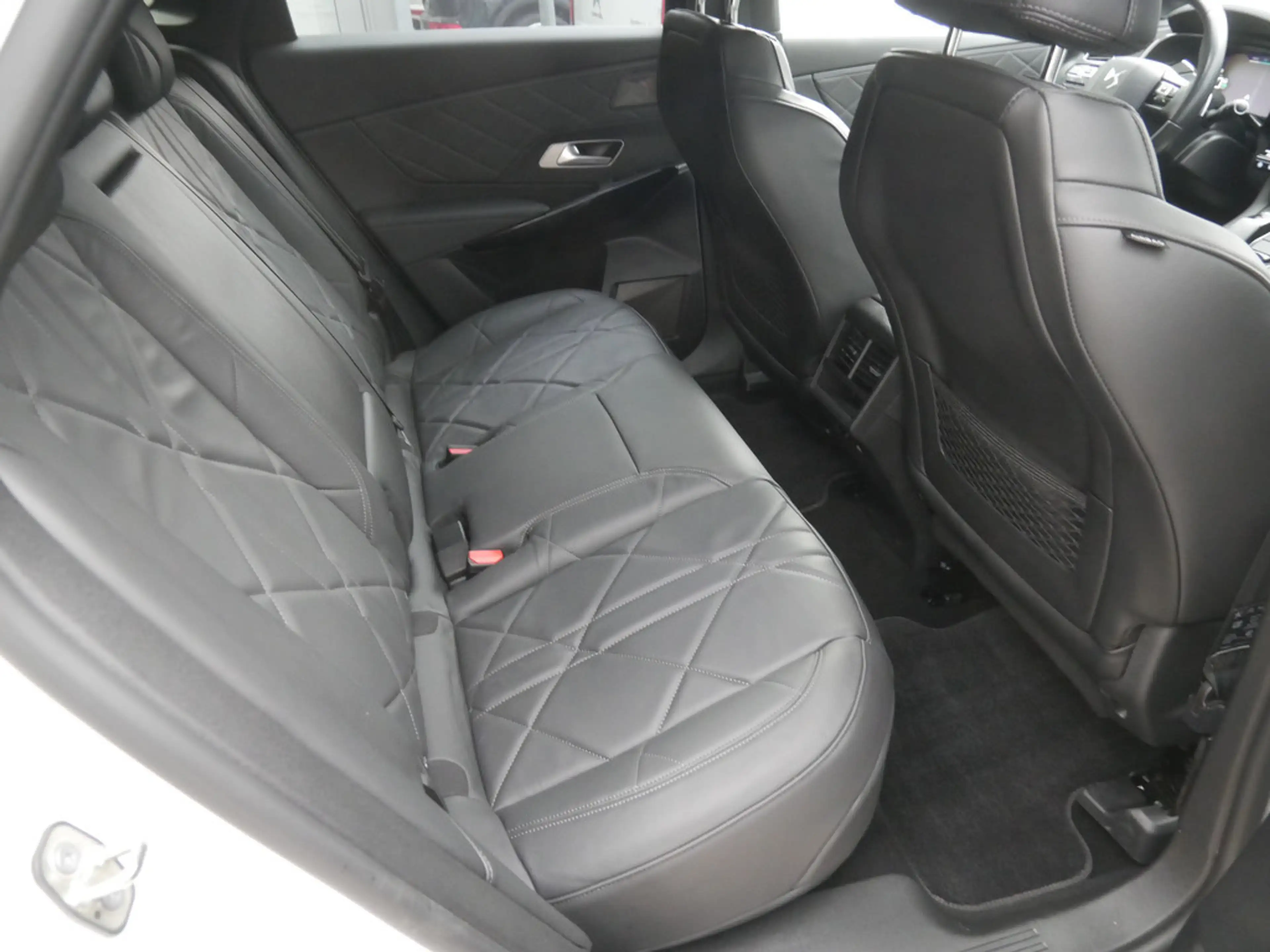 DS Automobiles DS 7 Crossback E-Tense Rivoli 4x4 SHZ ACC LED — photo 5