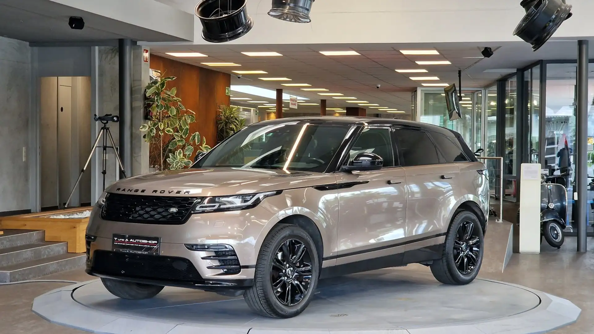 Land Rover Range Rover Velar Range Rover Velar D180 R-Dynamic ALLRAD Aut. *Kame Braun - 2