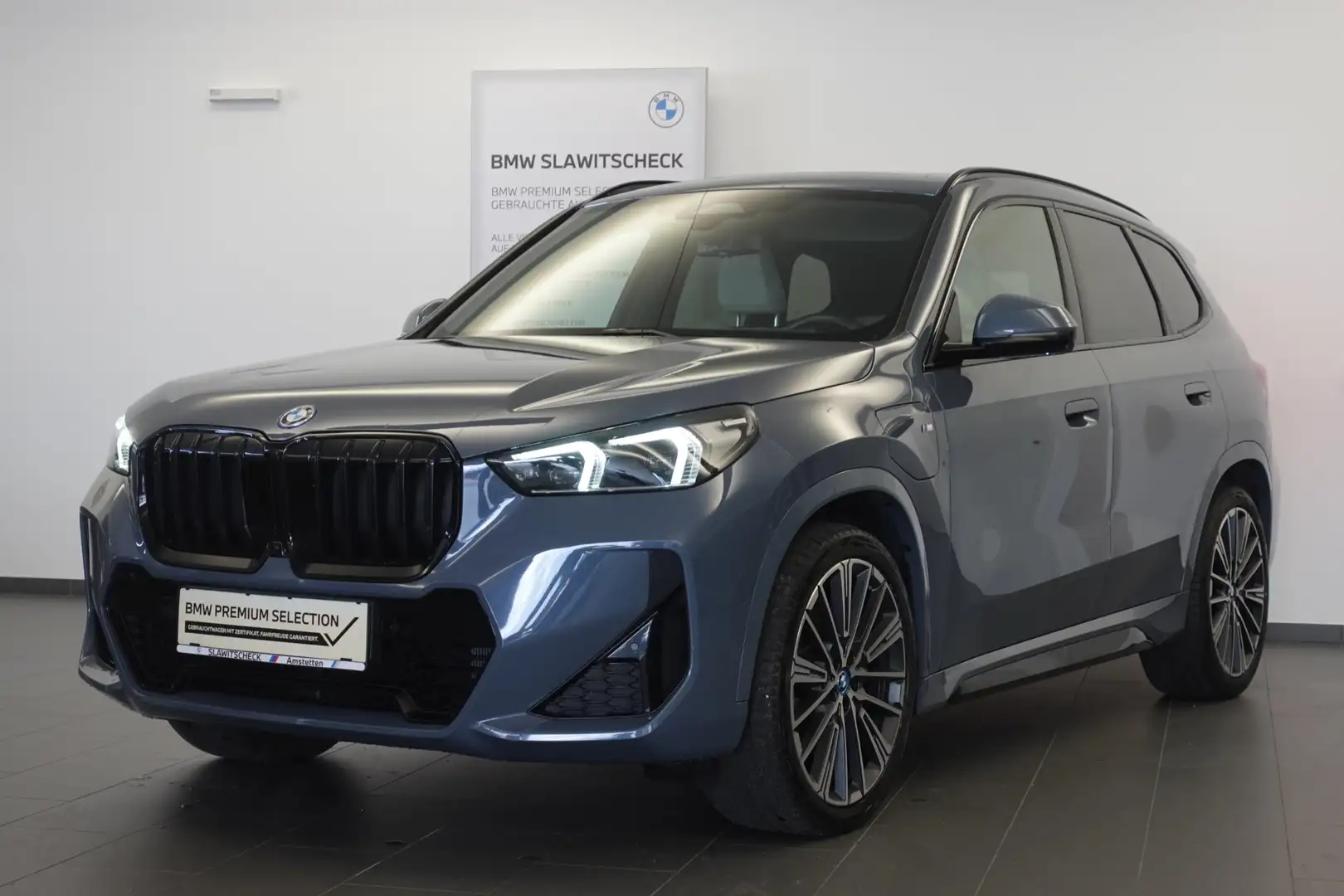 BMW X1 xDrive30e U11 Grau - 1