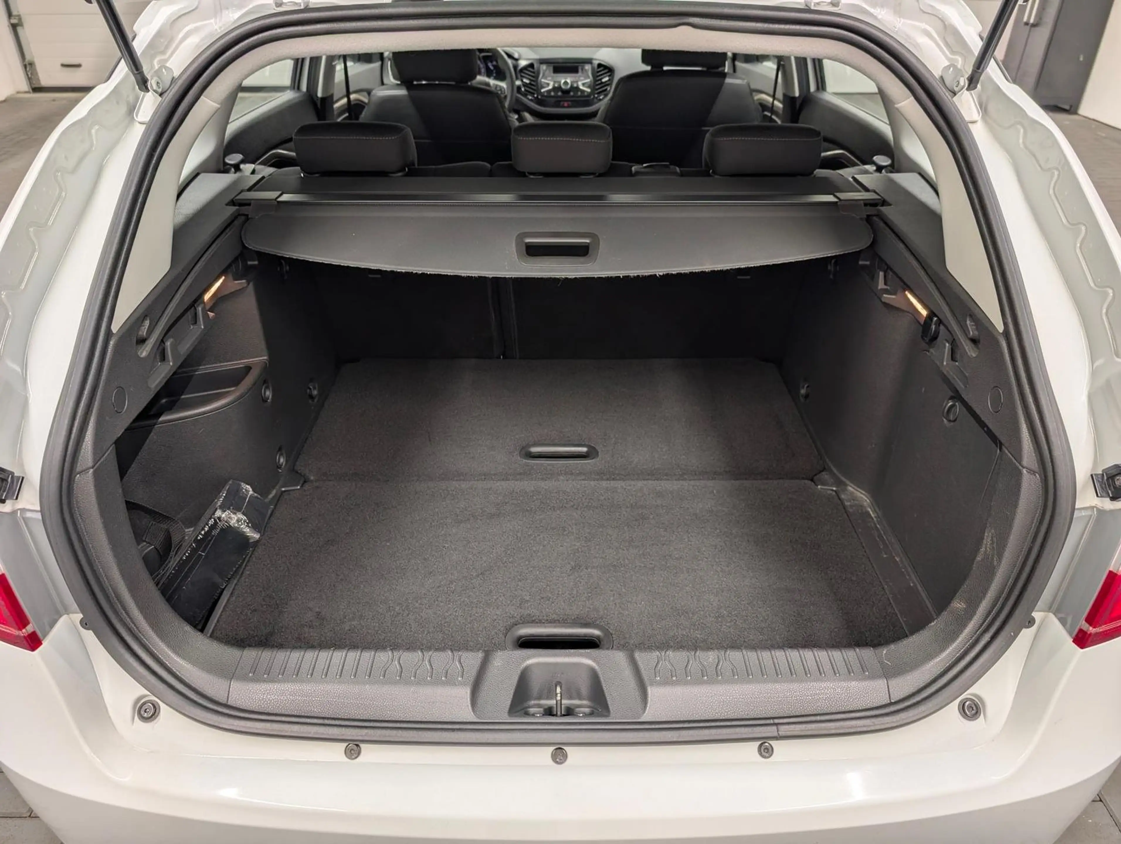 Lada Vesta Kombi Klima/USB/BT/SHZ/PDC/Tempom./TFL — photo 8