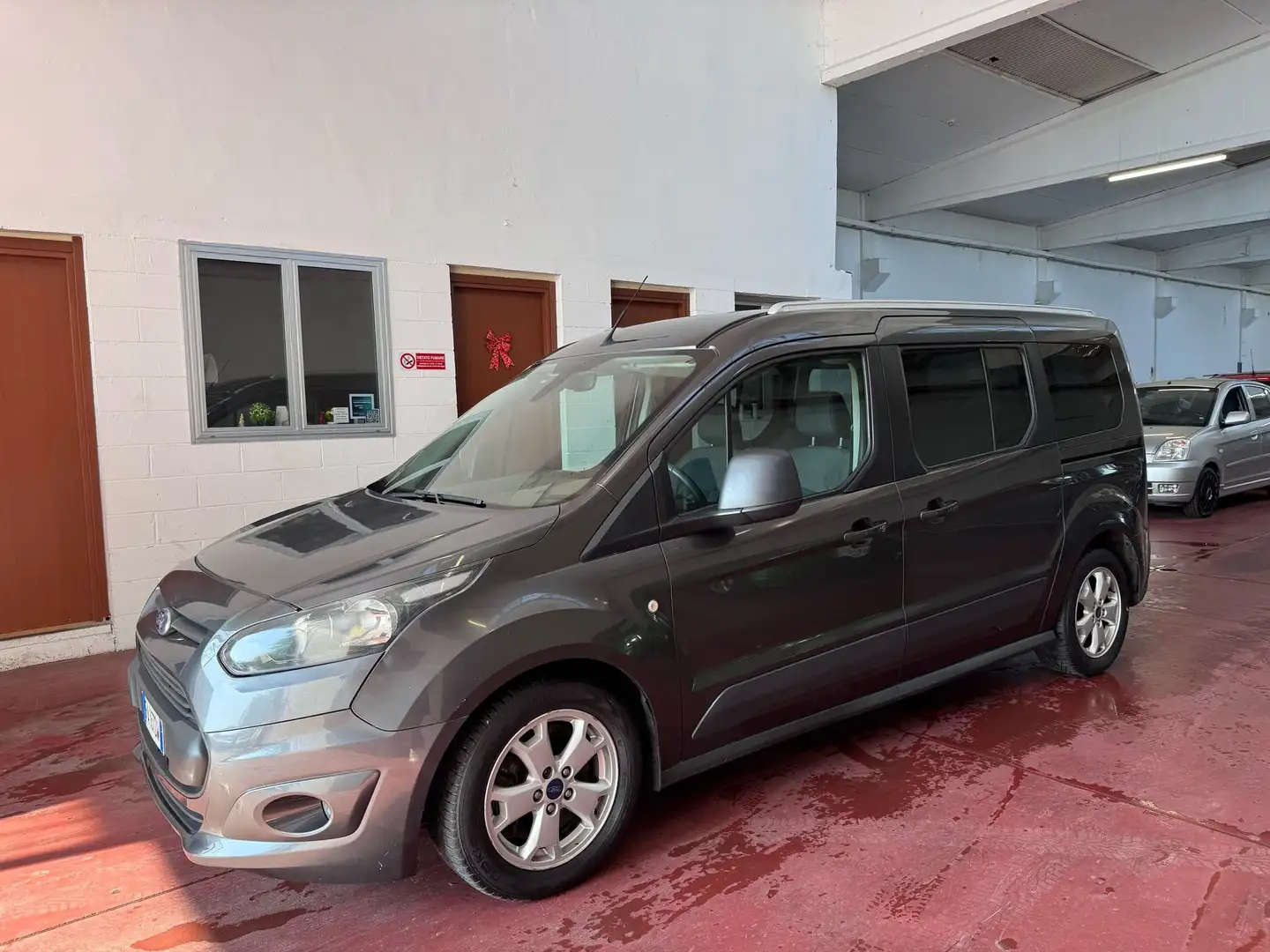 Ford Tourneo Connect 1.6 EcoBoost aut. Plus Grijs - 2