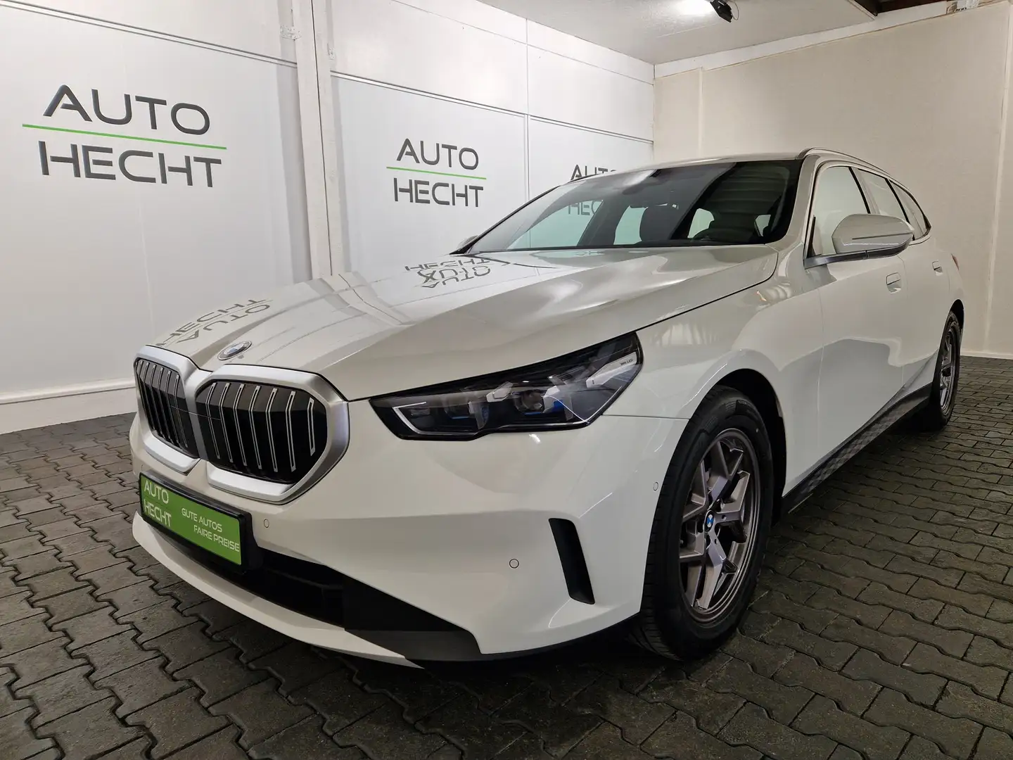BMW 520 d A Tour. belüft. Sitze, Komfort, Travel Wit - 1