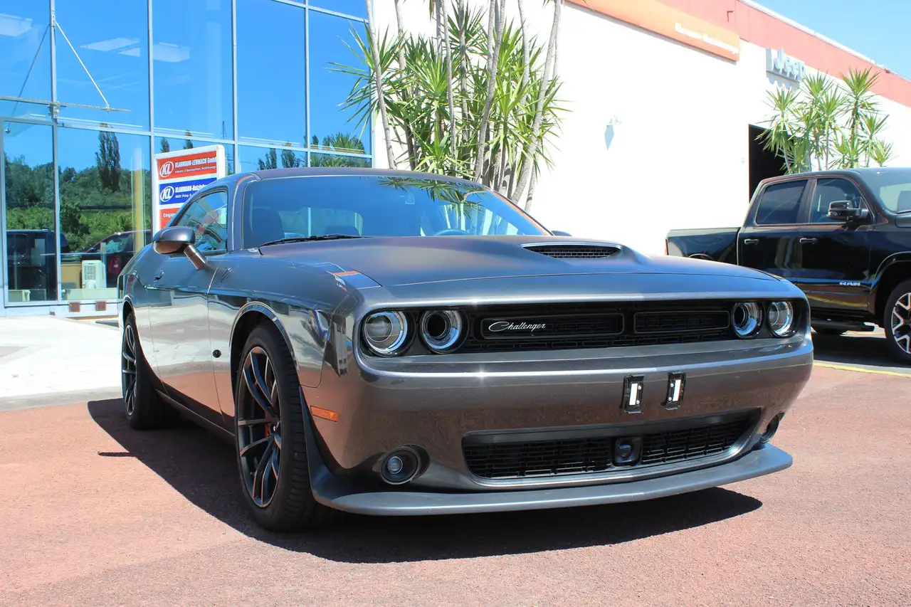 Dodge Challenger