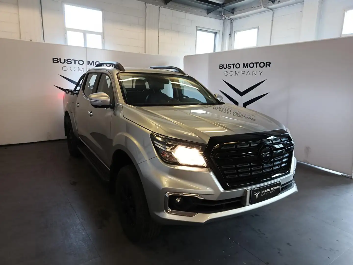 Cirelli Cirelli 8 PICK UP 2.3 TDI KM0 NETTO IVA BASE NISSAN NAVARA Silber - 1
