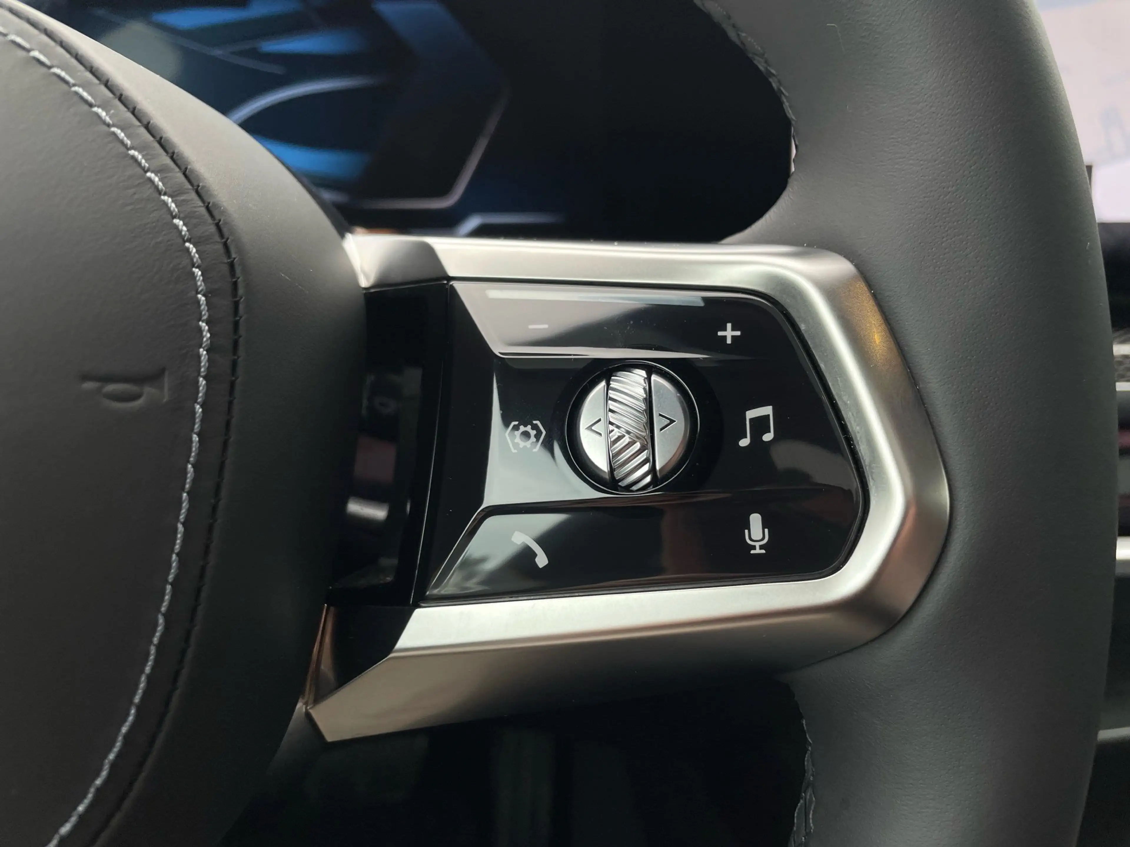 BMW i7 xDrive60 Limo M Sport || Execu.Lou.Sit. elTüren — photo 13