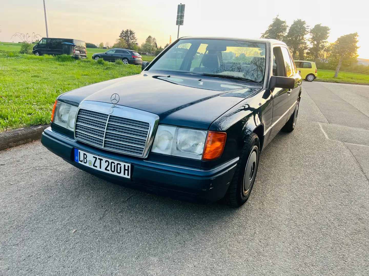 Mercedes-Benz E 200 Automatik W124 H Kennzeichen 2.Hand Bleu - 2
