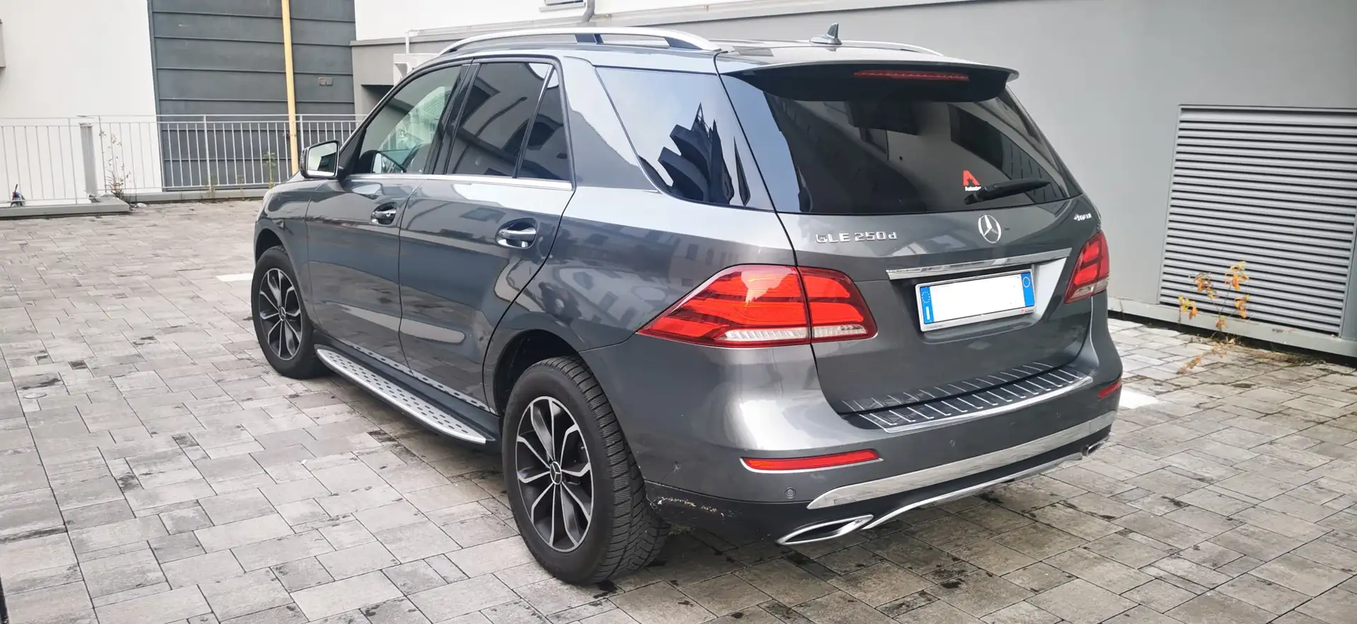 Mercedes-Benz GLE 250 GLE 250 d Sport 4matic auto Szürke - 2