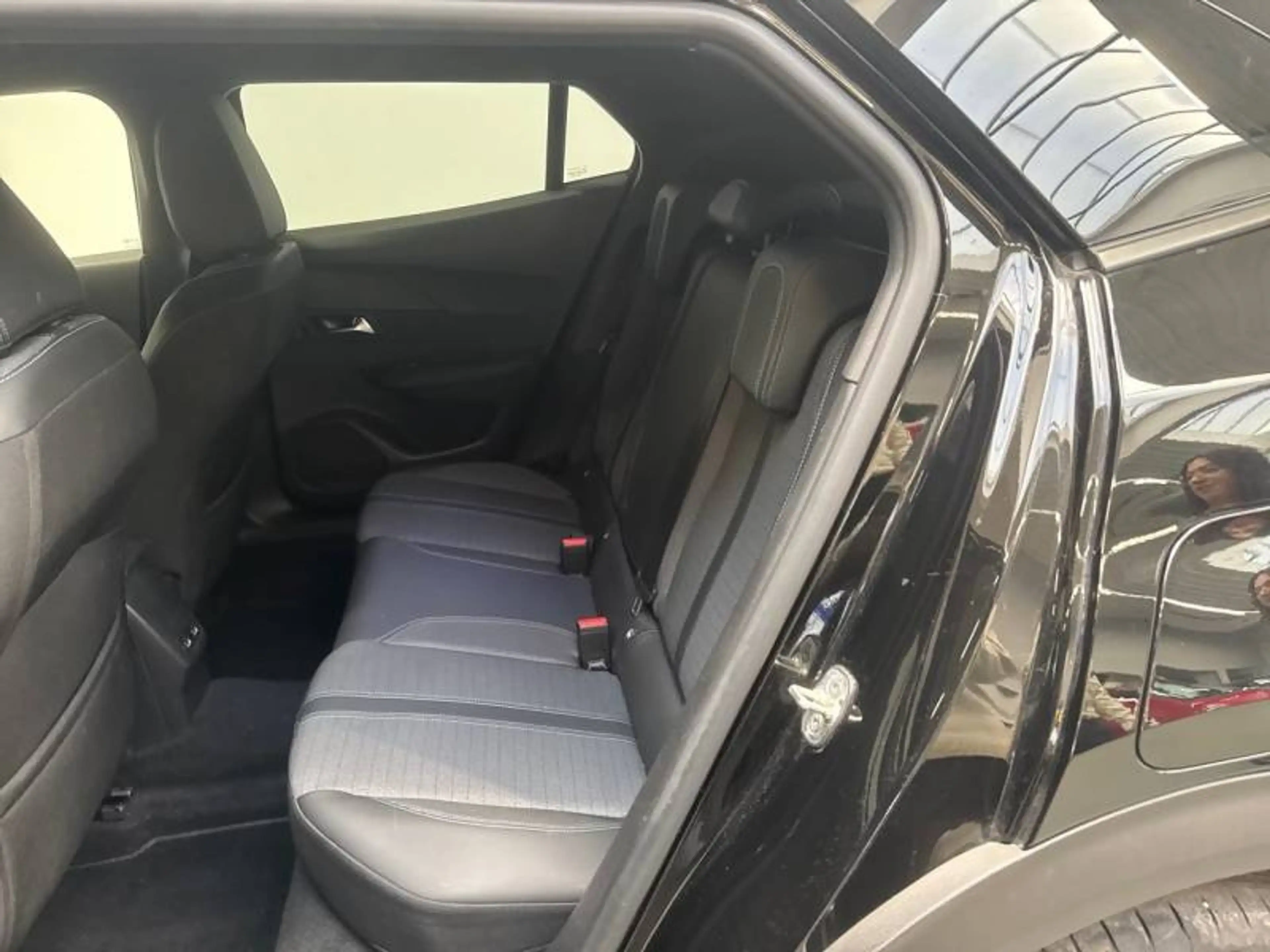 Peugeot 2008 2 1.2 Puretech 74kW S&S Allure Pack — photo 10
