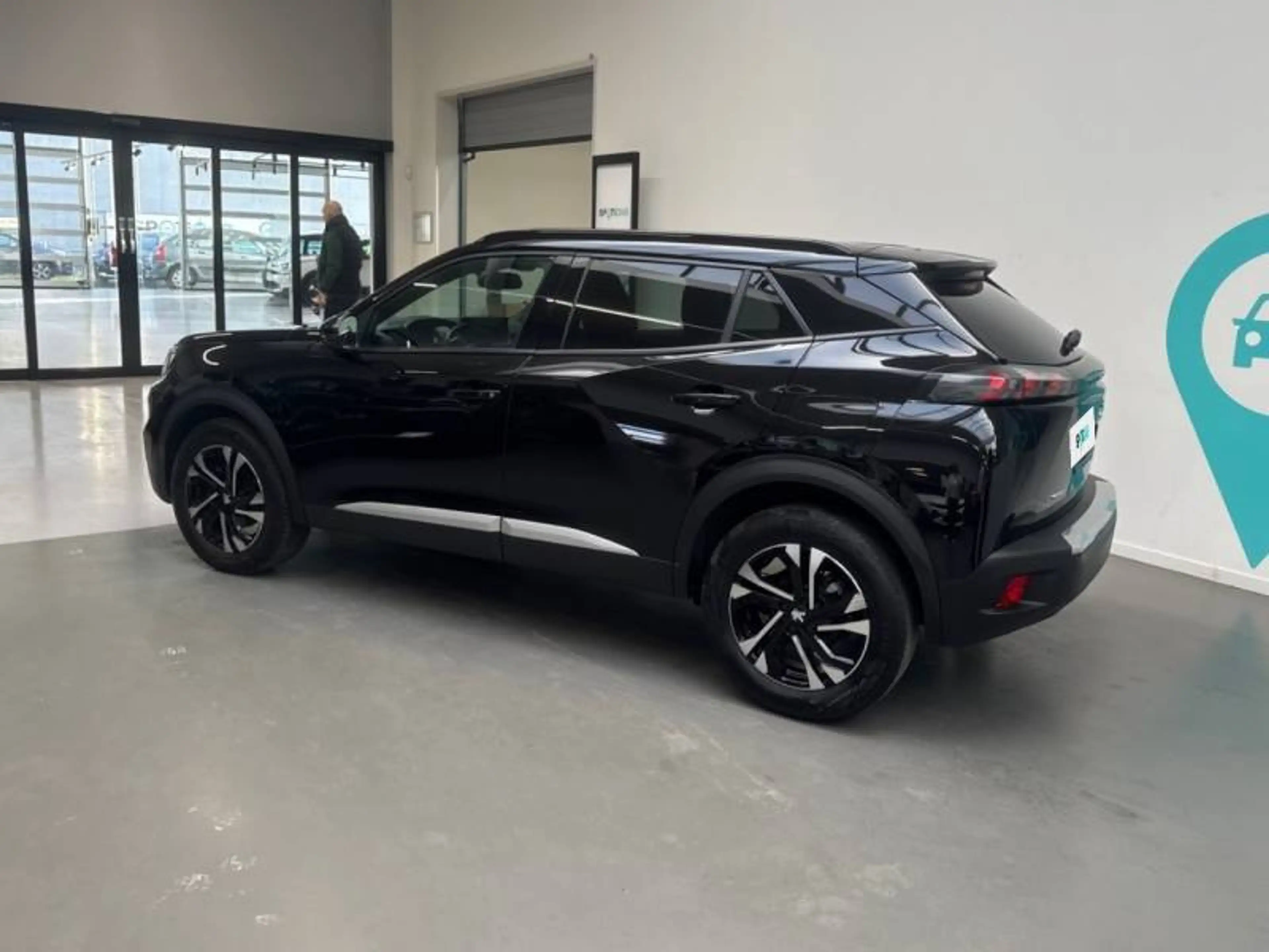 Peugeot 2008 2 1.2 Puretech 74kW S&S Allure Pack — photo 7