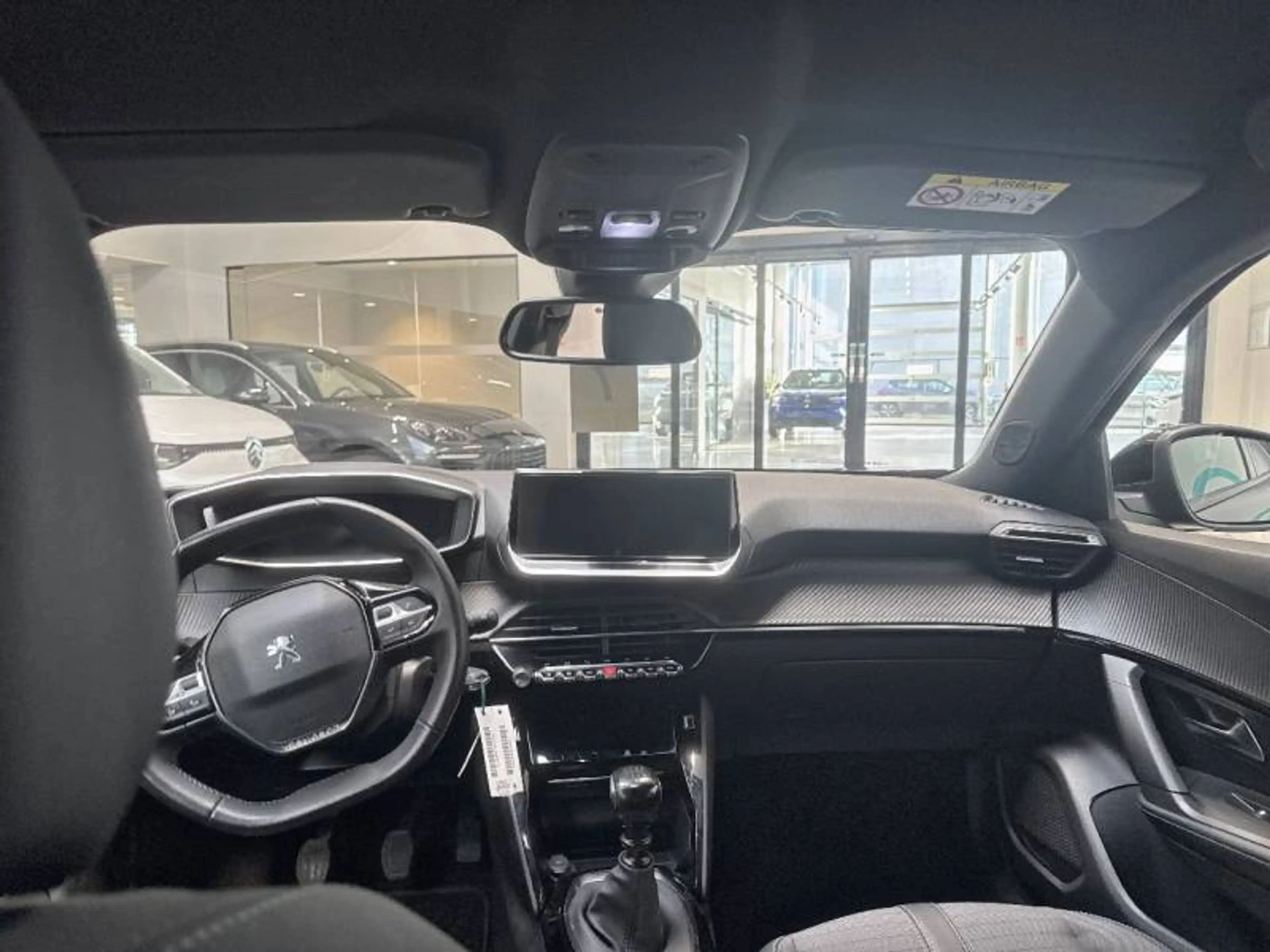 Peugeot 2008 2 1.2 Puretech 74kW S&S Allure Pack — photo 8