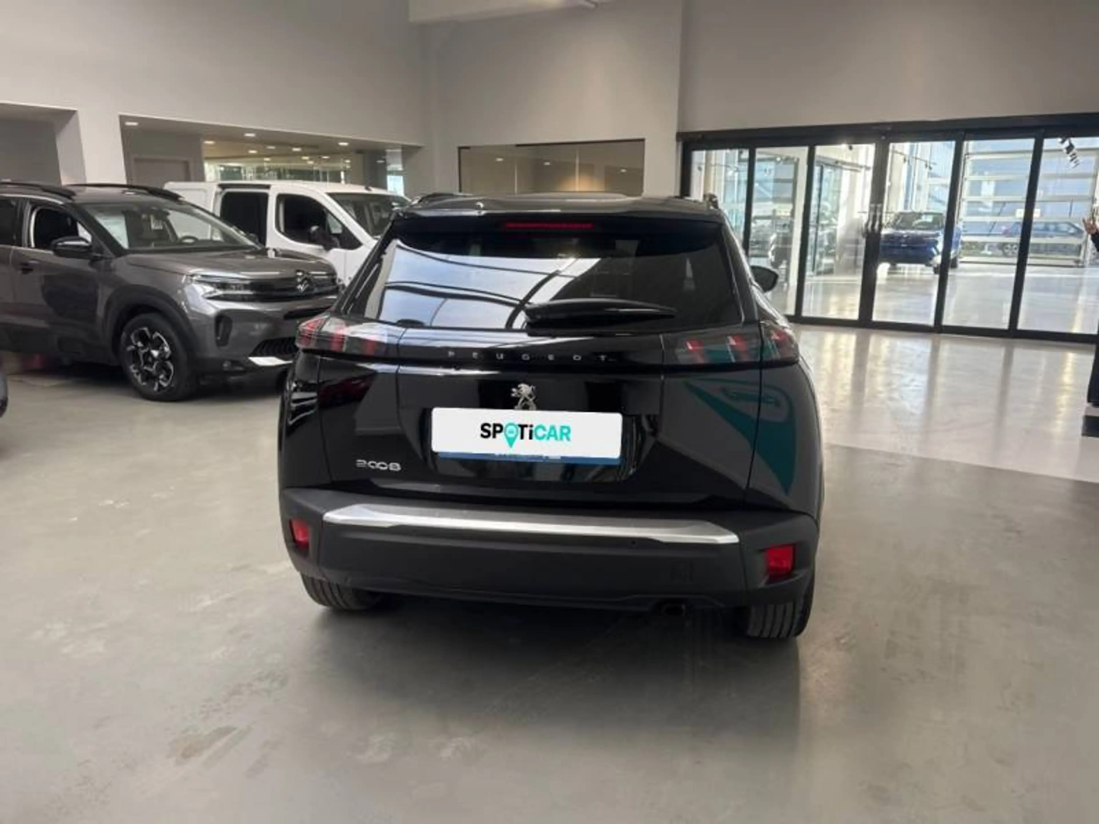 Peugeot 2008 2 1.2 Puretech 74kW S&S Allure Pack — photo 5