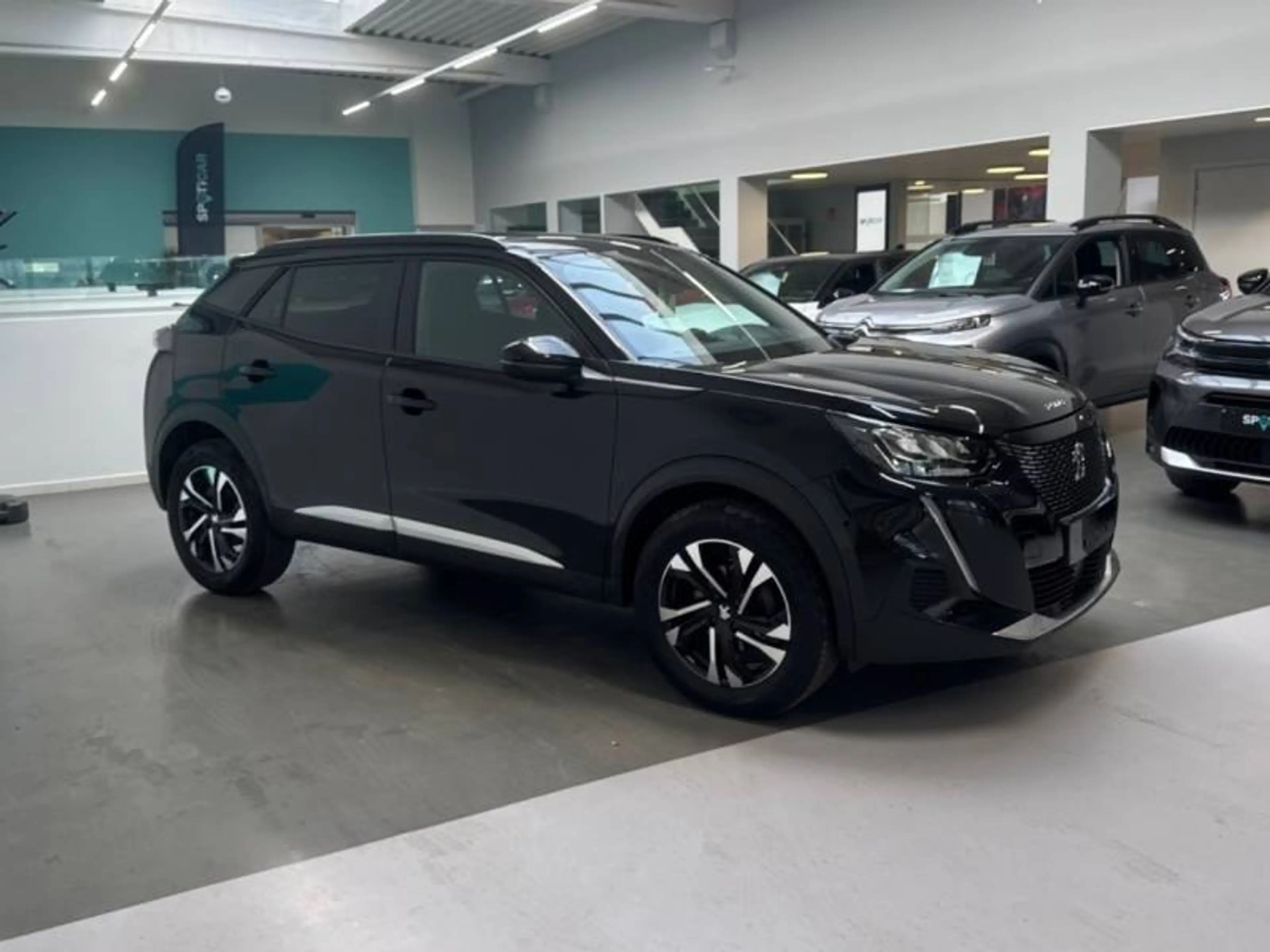 Peugeot 2008 2 1.2 Puretech 74kW S&S Allure Pack — photo 4
