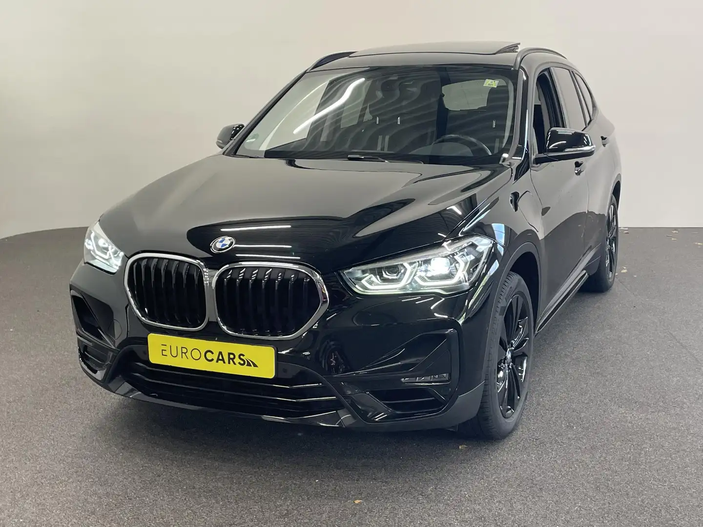 BMW X1 xDrive25e SportLine Aut PHEV Pano dak HiFi system Noir - 2