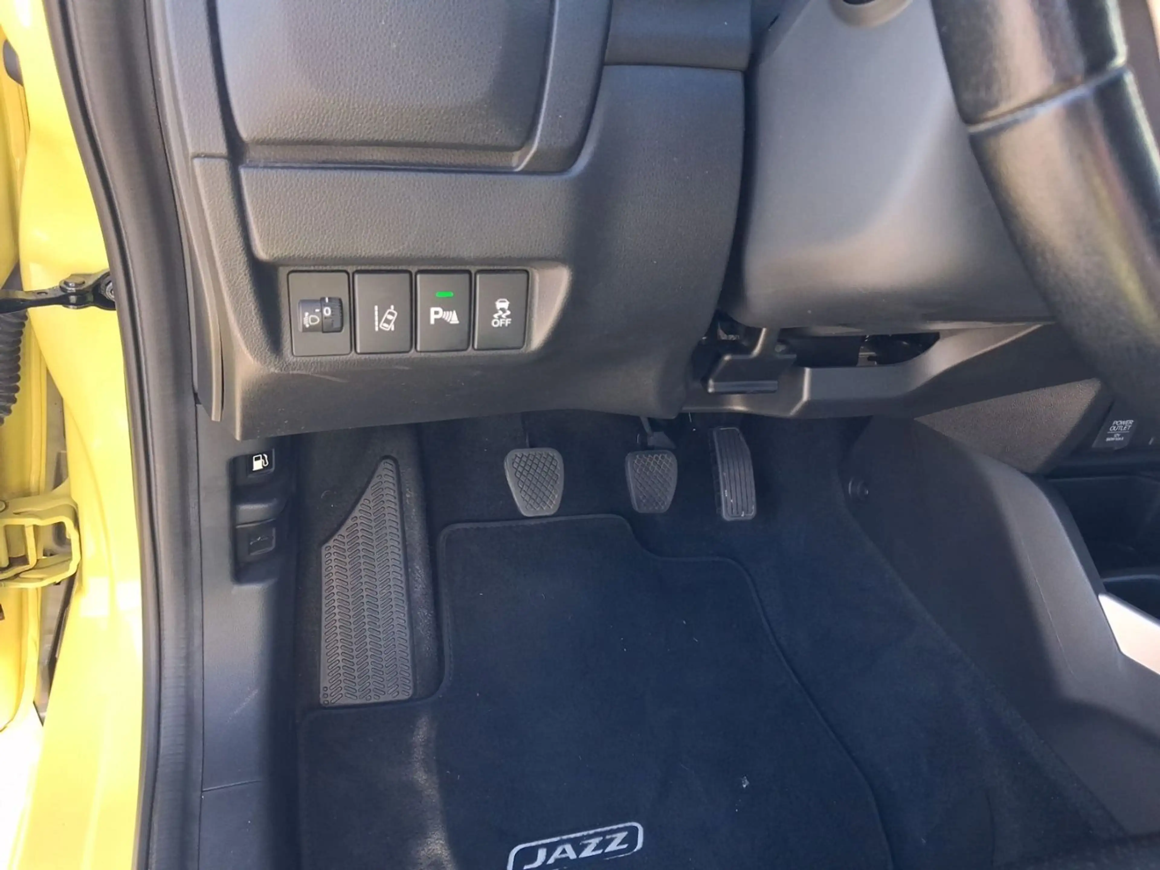 Honda Jazz G5 1.3 Elegance Navi Benzin — photo 12