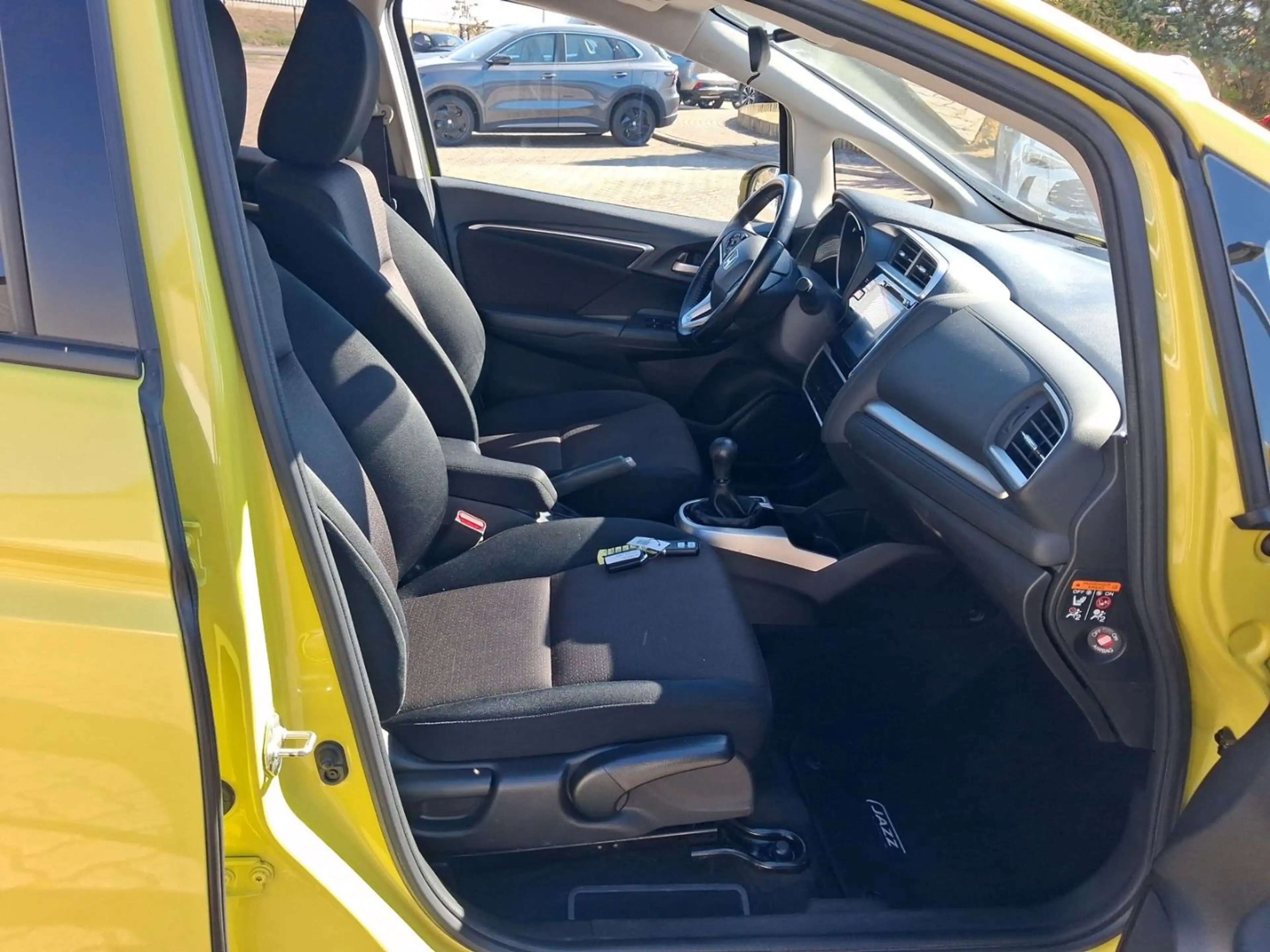 Honda Jazz G5 1.3 Elegance Navi Benzin — photo 9