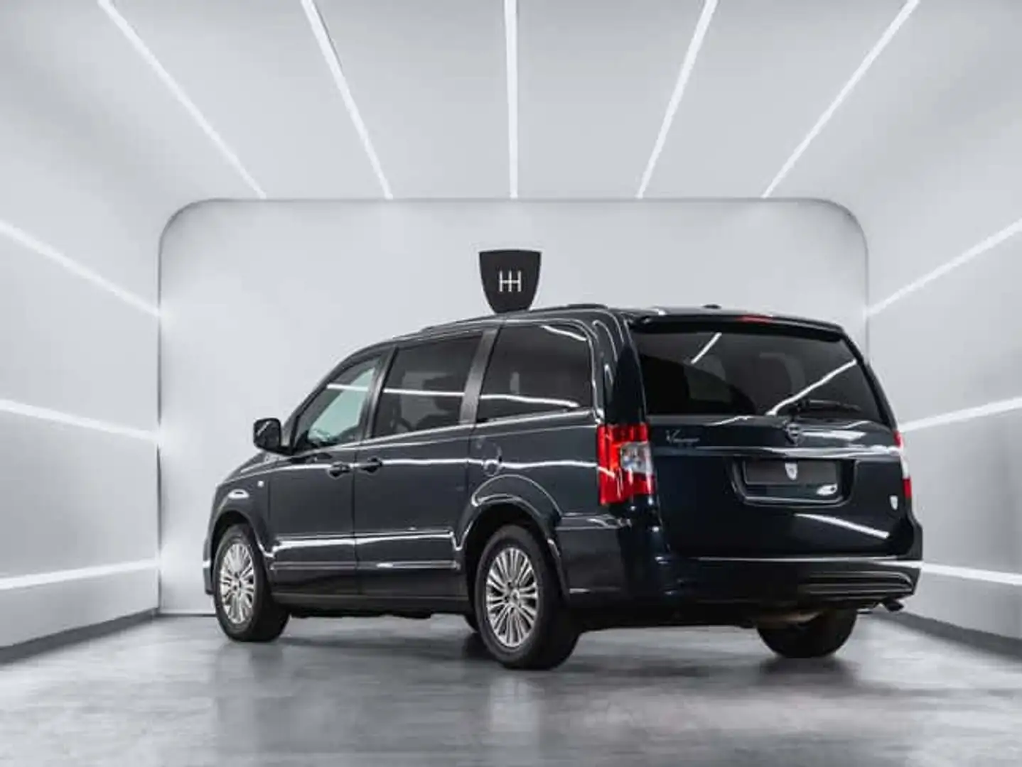 Lancia Voyager 2.8CRD Silver Aut. - 2