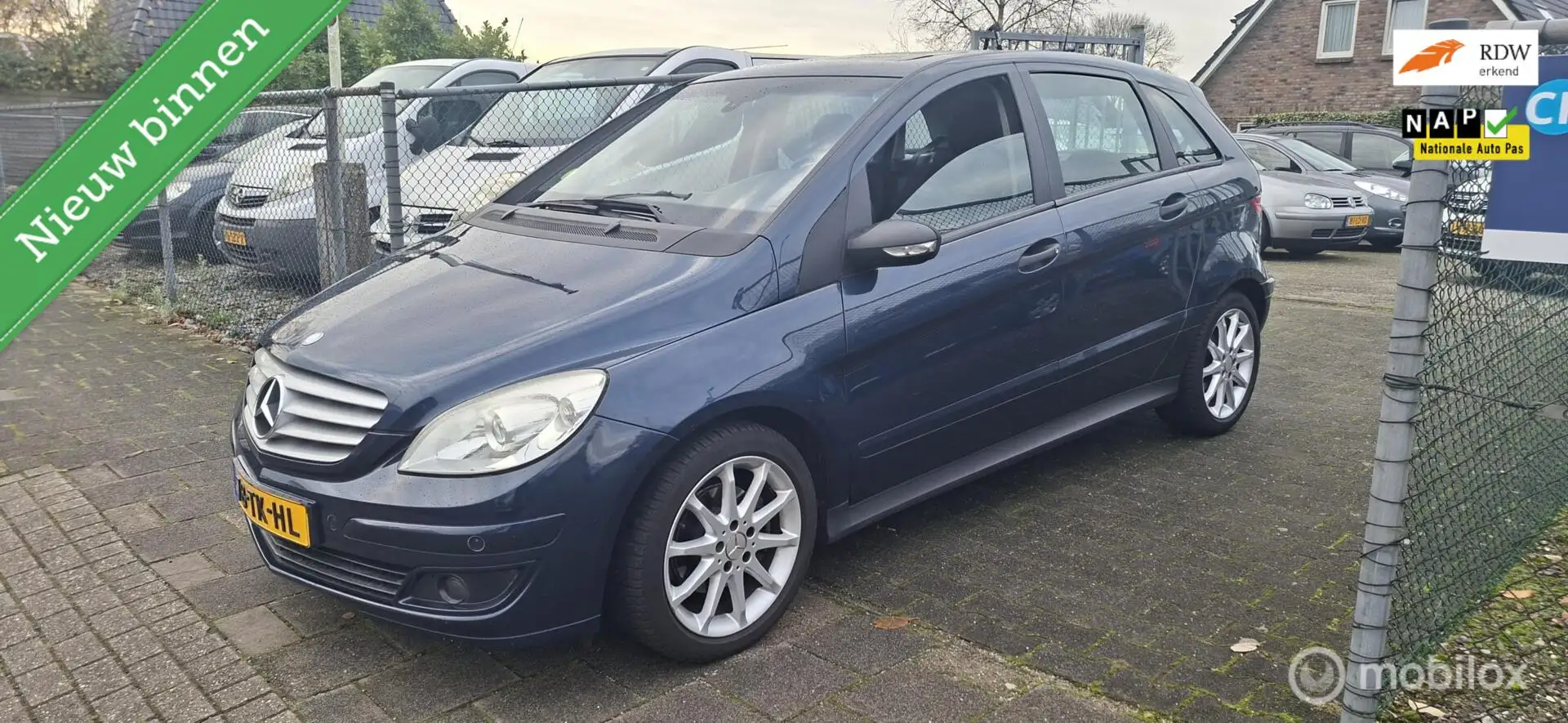 Mercedes-Benz B 200 benzine automaat airco Azul - 1