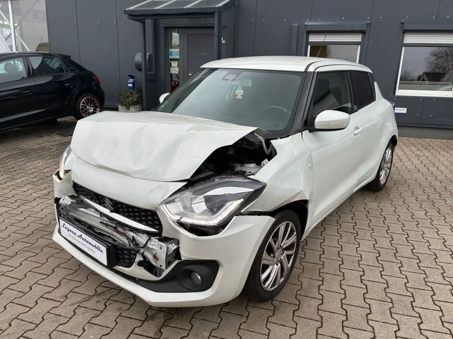 Suzuki Swift 1.2 DUALJET HYBRID Comfort *KAM/SHZ/NAVI* Weiß - 1