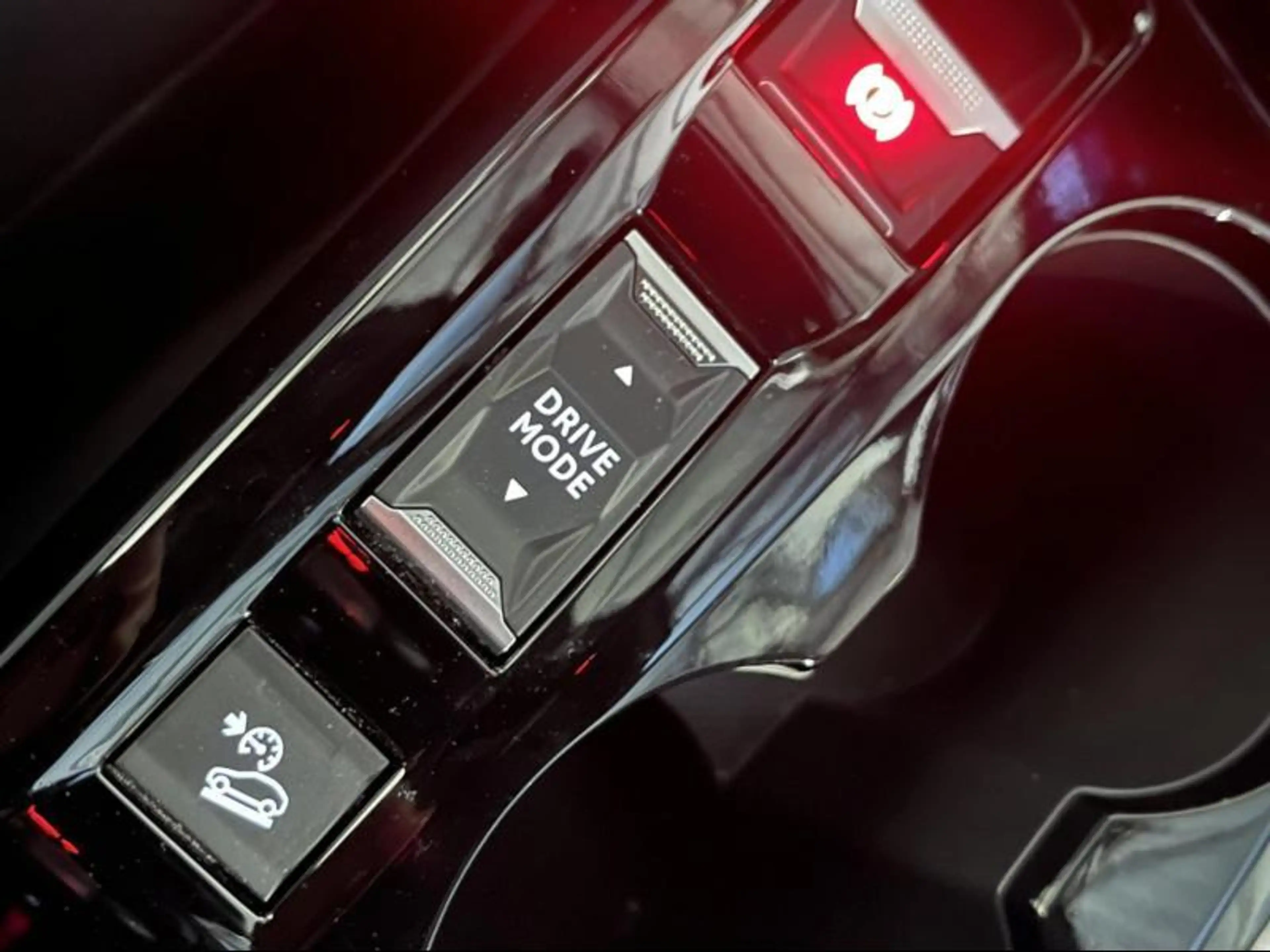 Peugeot 2008 Allure | 360° | Carplay | Navi | — photo 15