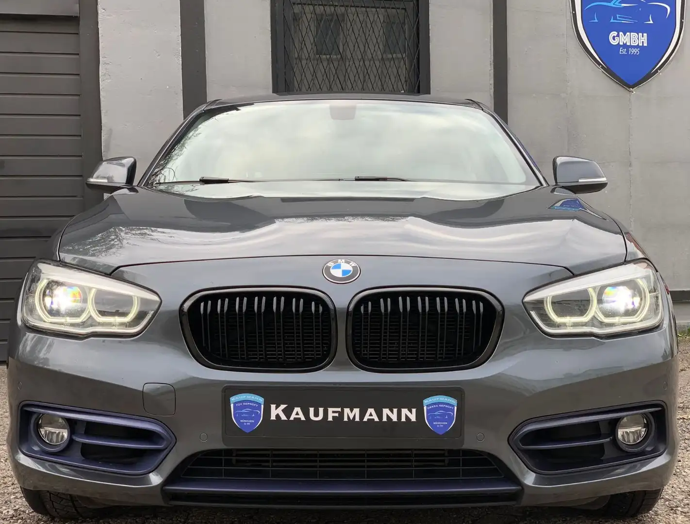 BMW 120 d Sport Line LED Sitzheizung Tempomat Ahk - 2
