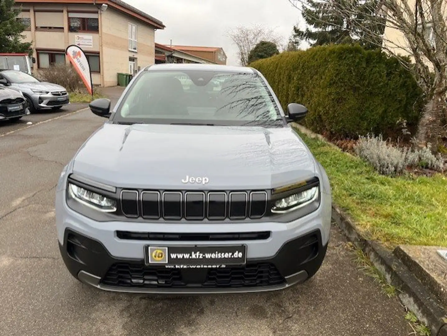 Jeep Avenger Longitude Mild-Hybrid Automatik Grau - 2