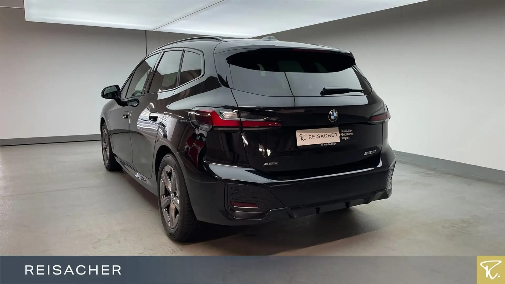 BMW 223i A xDrive Active Tourer M-Sport,Pano,AHK Schwarz - 2