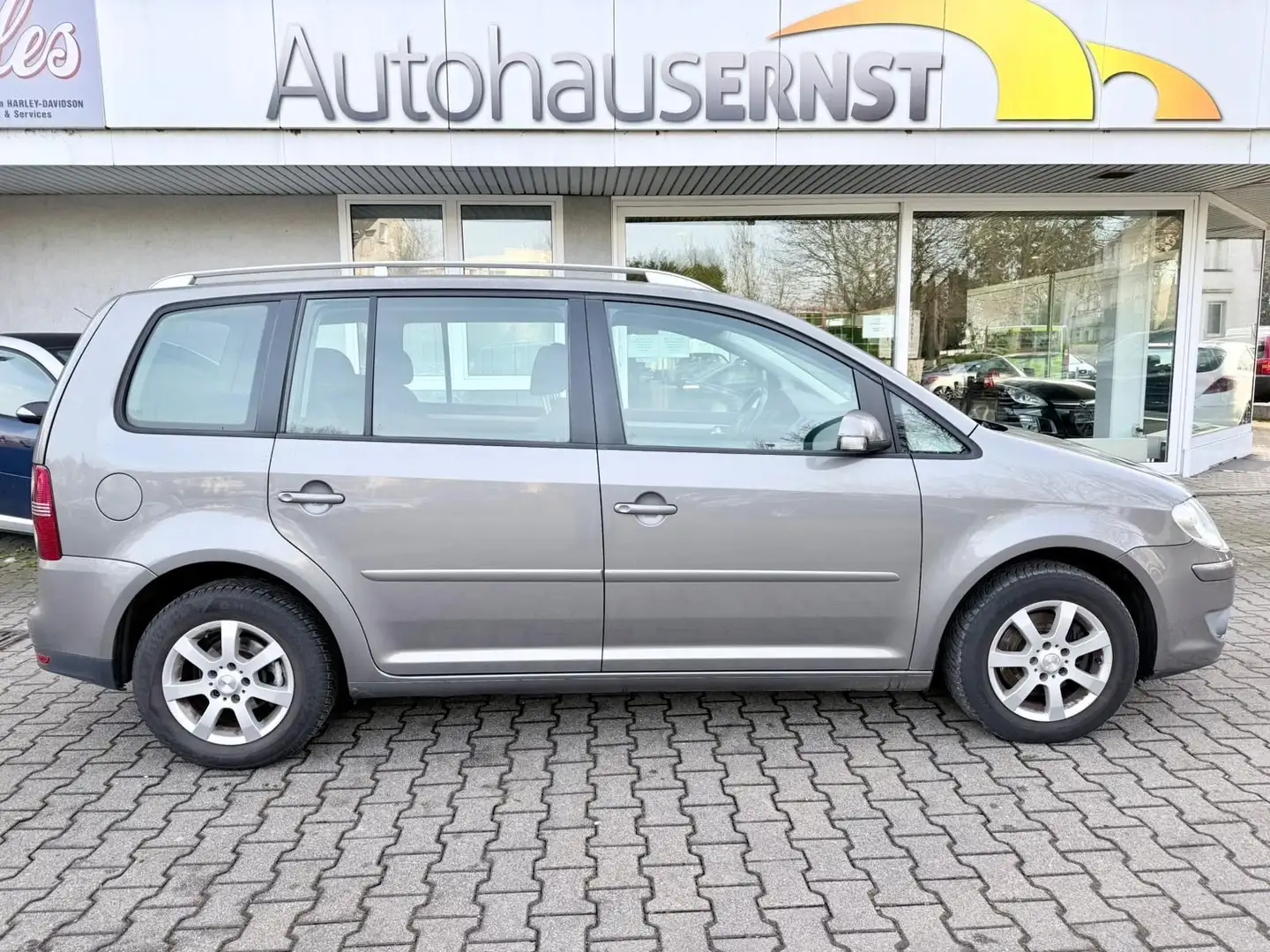 Volkswagen Touran Trendline 1,4TSI Automatik*AHK+GSD+PDC+WR Grau - 1