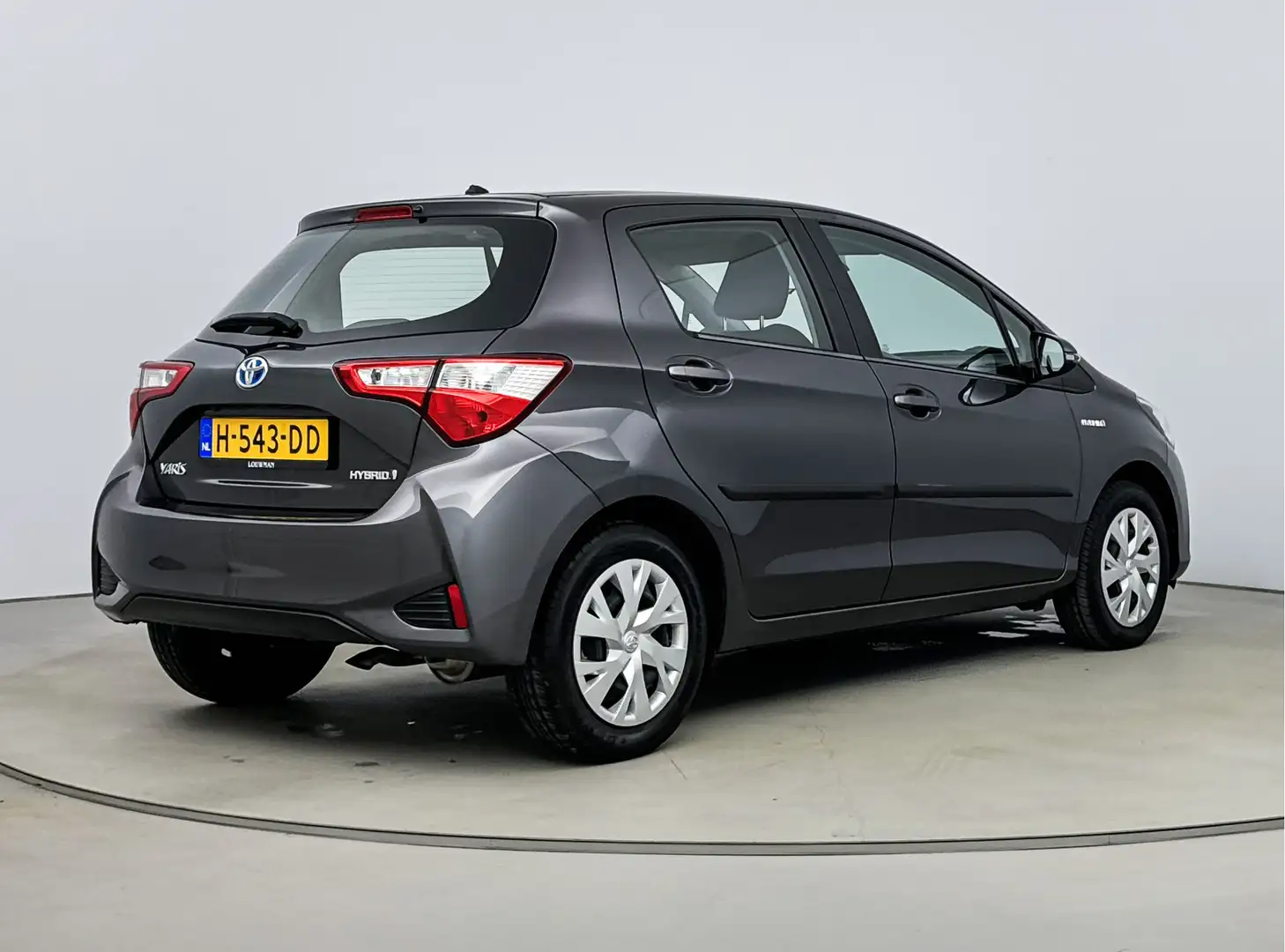 Toyota Yaris 1.5 Hybrid Active Grijs - 2