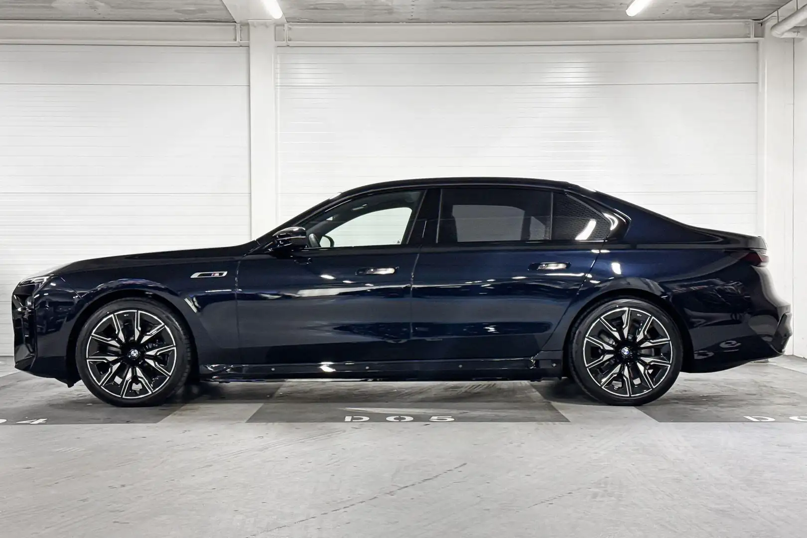 BMW i7 xDrive M70 | M-Sport Pro | M Performance Pack | In Чорний - 2