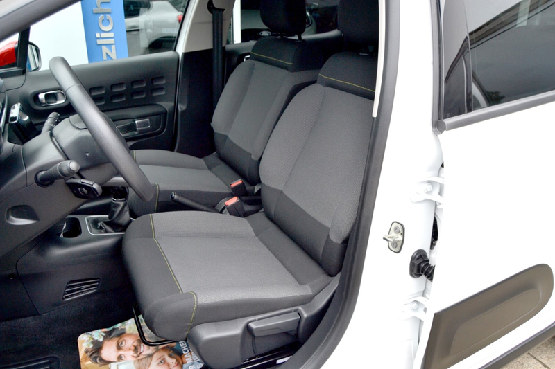 Citroen C3 C3 1,2 Shine AutoAC LMF USB+DAB eFH LED PDC — photo 9