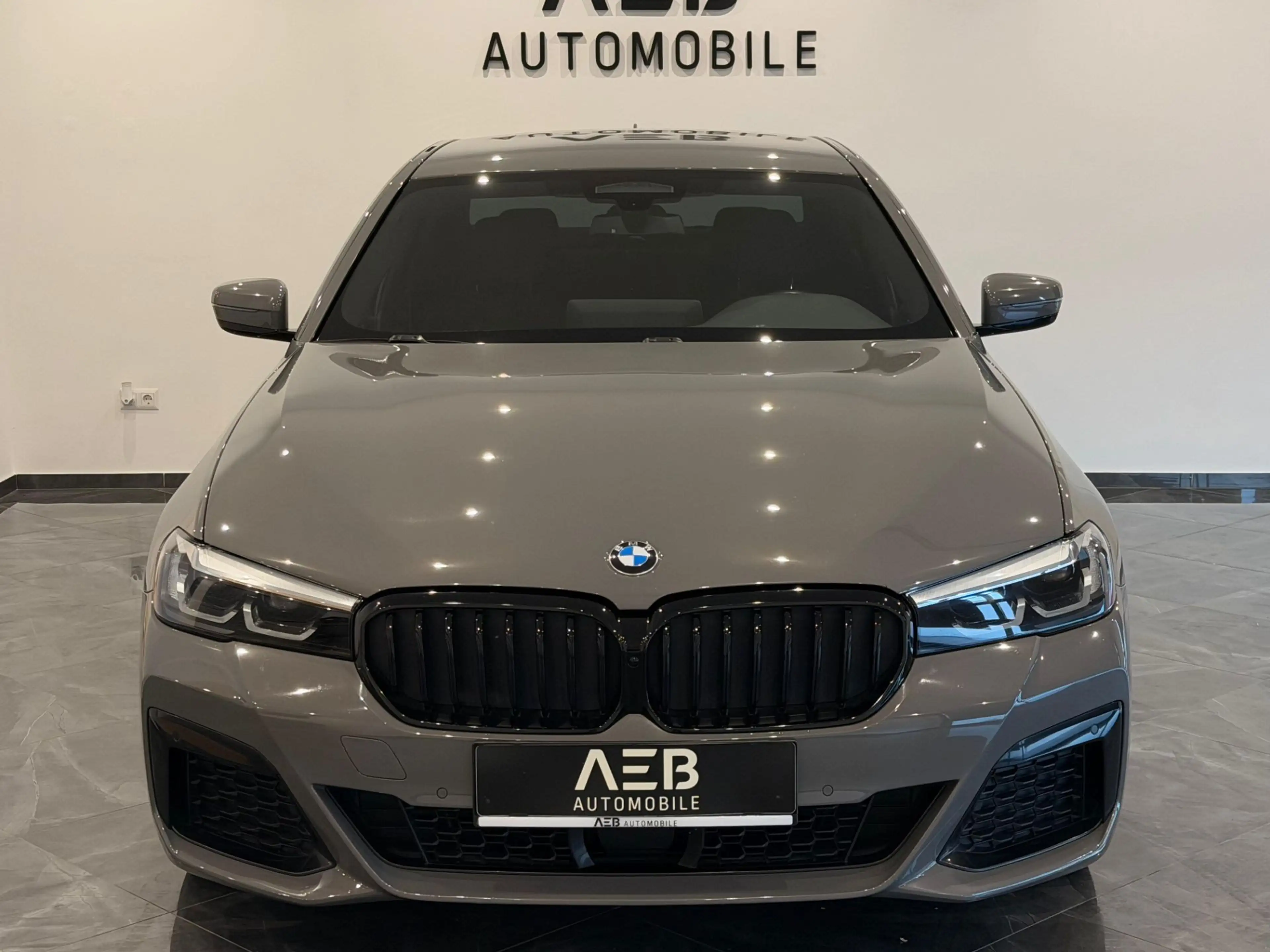 BMW 545 e PHEV xDrive Aut. **M Paket**ACC*SHZ**UVM** — photo 4