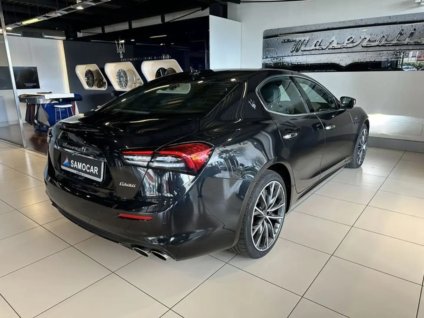Maserati Ghibli 330 CV MHEV GT Černá - 2