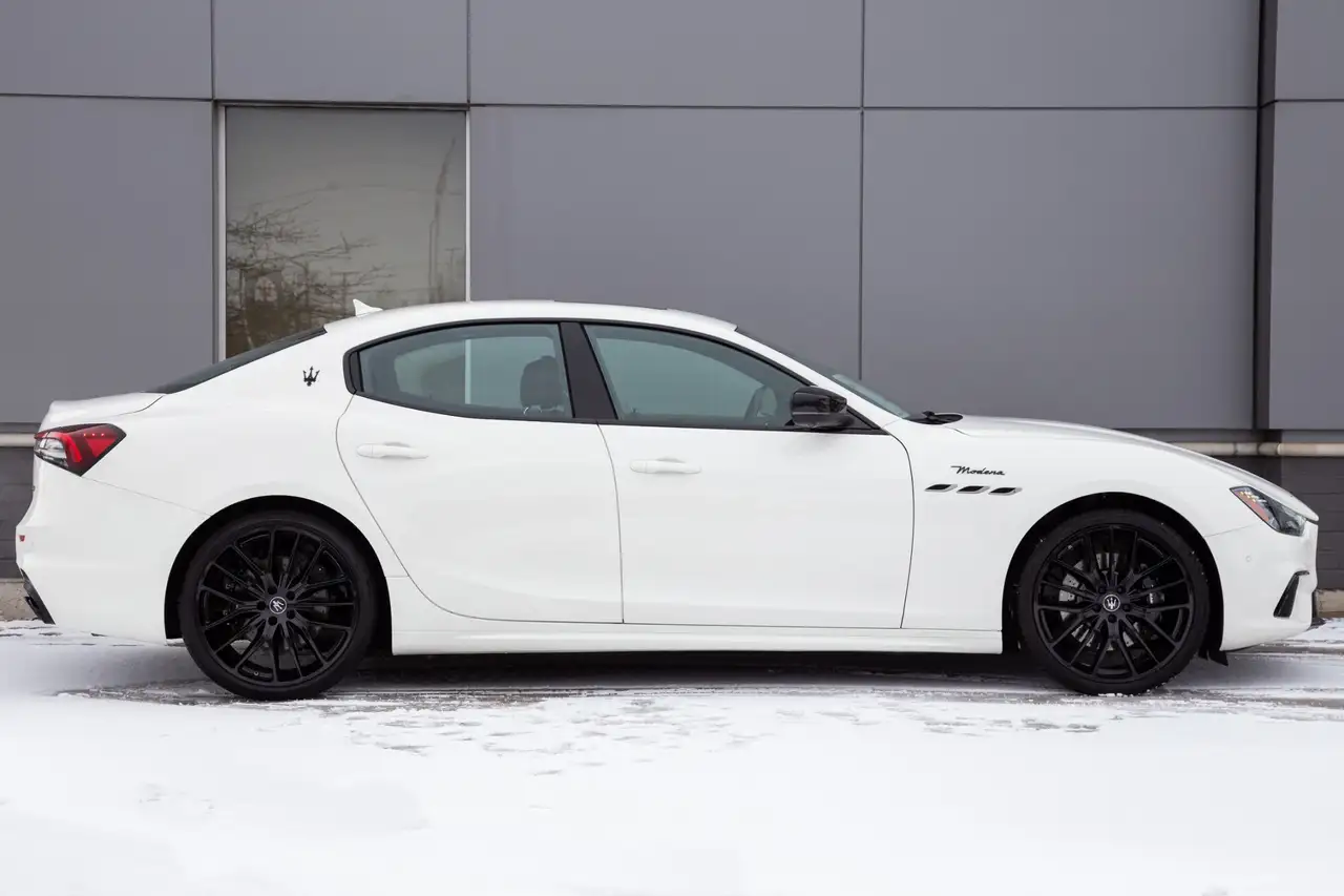 Maserati Ghibli снимка Maserati Ghibli
