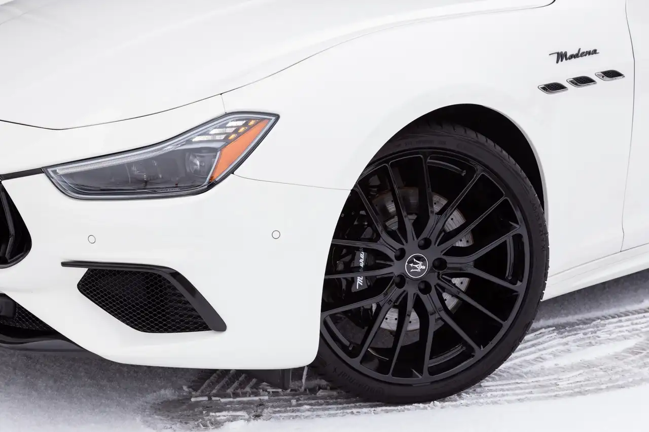 Maserati Ghibli снимка Maserati Ghibli
