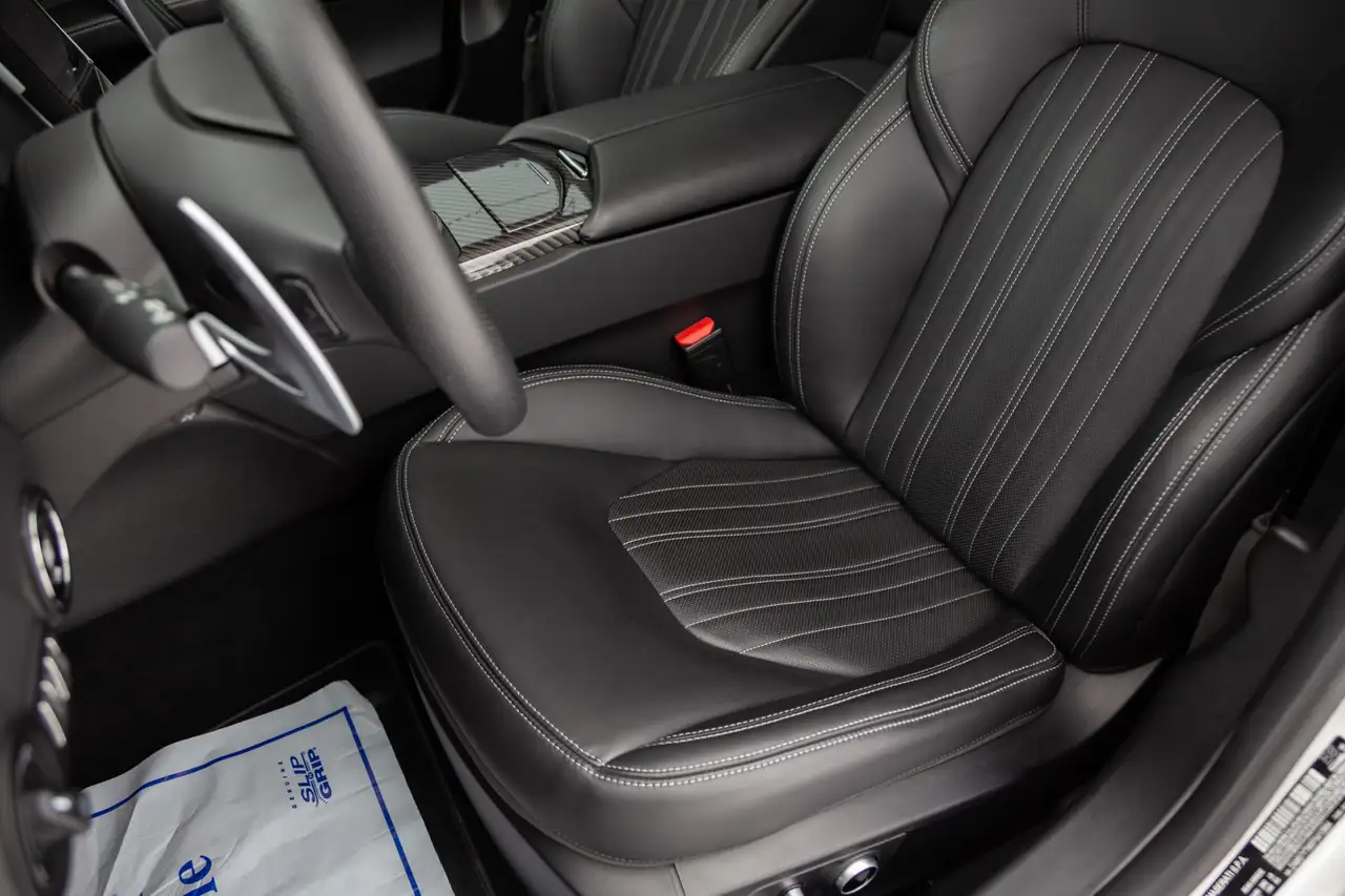 Maserati Ghibli снимка Maserati Ghibli