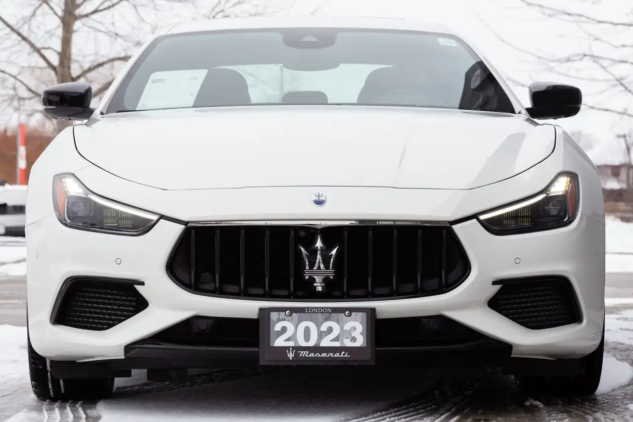 Maserati Ghibli снимка Maserati Ghibli