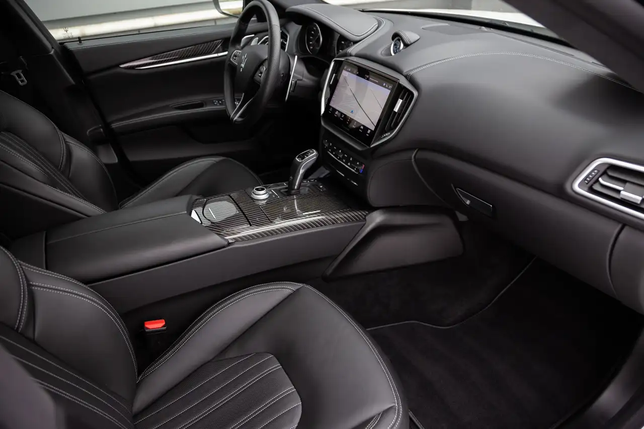Maserati Ghibli снимка Maserati Ghibli
