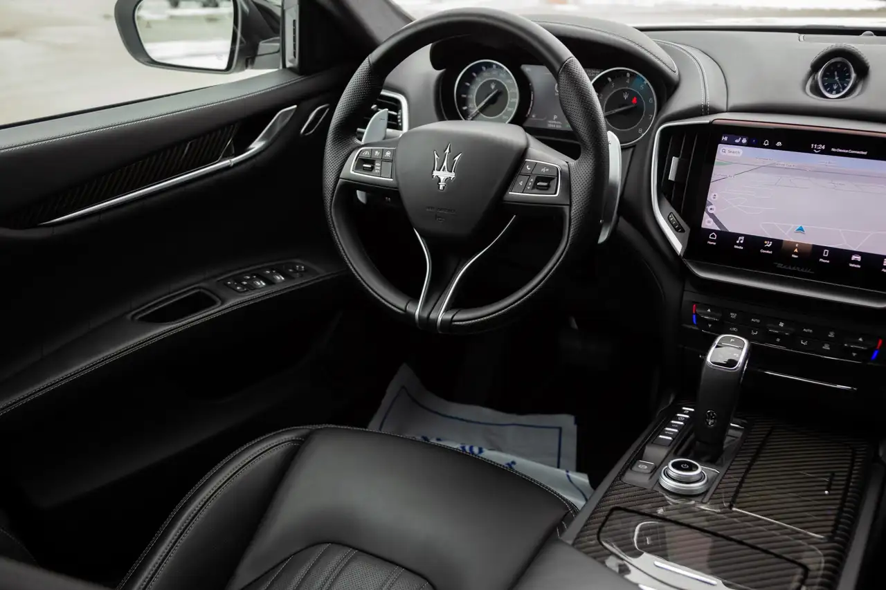 Maserati Ghibli снимка Maserati Ghibli