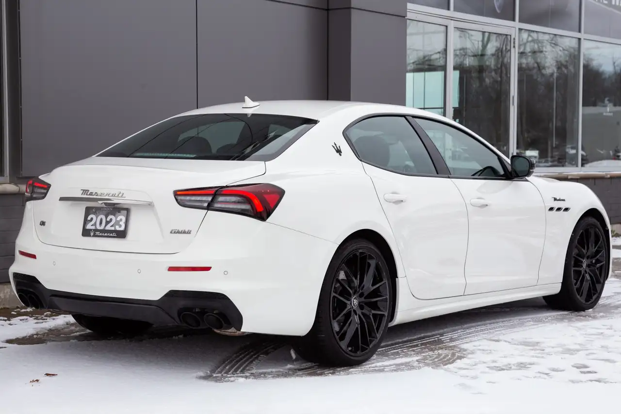Maserati Ghibli снимка Maserati Ghibli