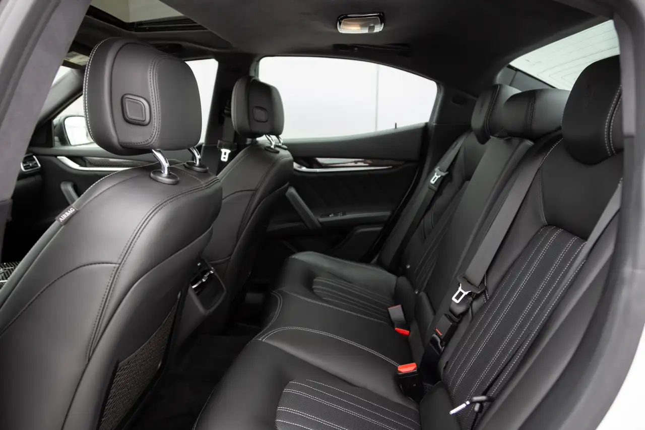 Maserati Ghibli снимка Maserati Ghibli