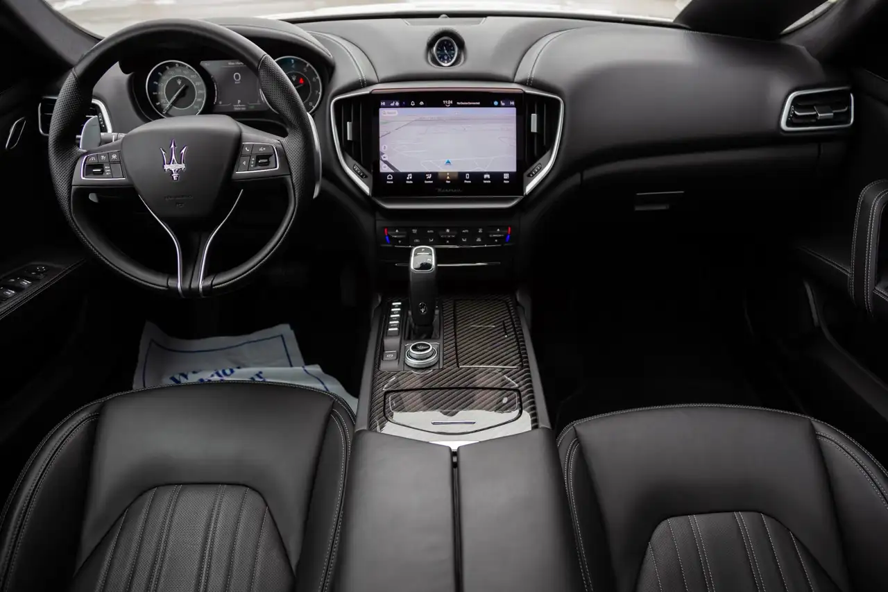 Maserati Ghibli снимка Maserati Ghibli