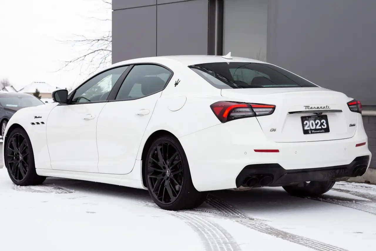 Maserati Ghibli снимка Maserati Ghibli