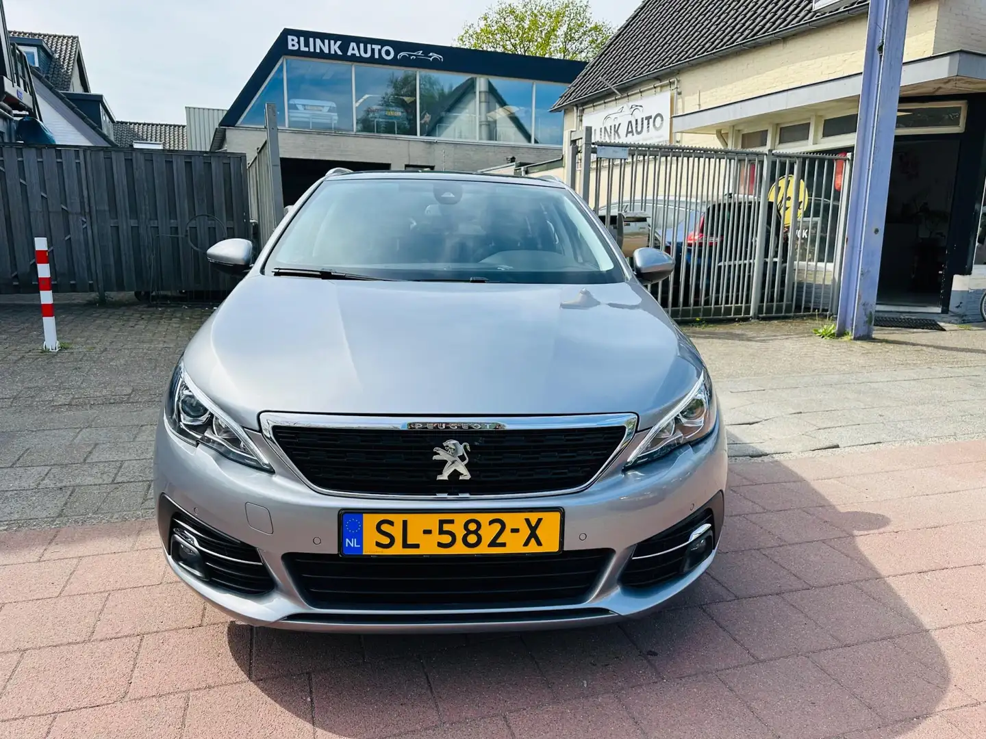 Peugeot 308 SW 1.2 PureTech Blue Lease Executive Garantie Apk Gris - 2