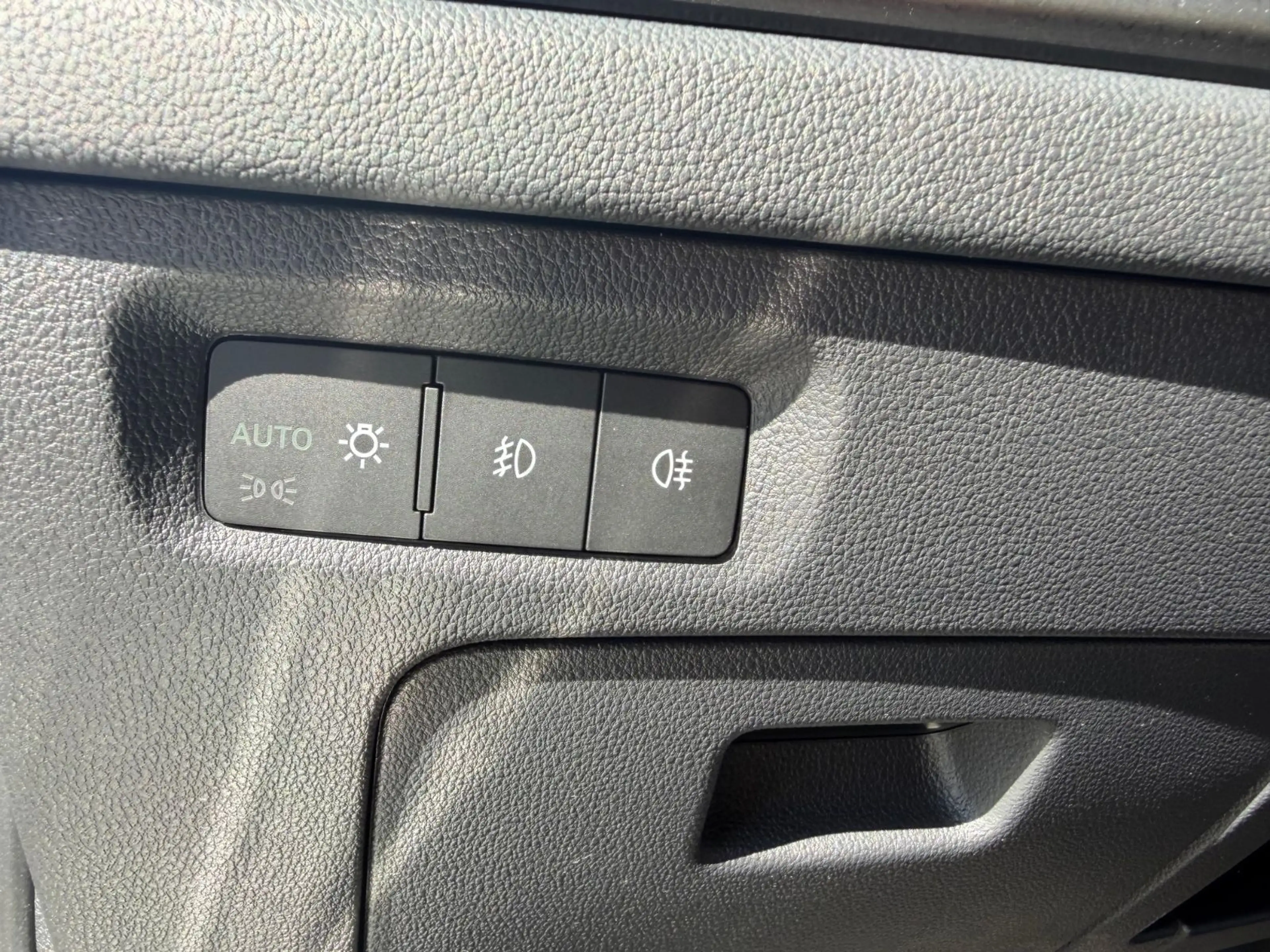 Skoda Octavia Ambition VIRTUAL*LED*NAV*SHZ*AHK*PDC — photo 13